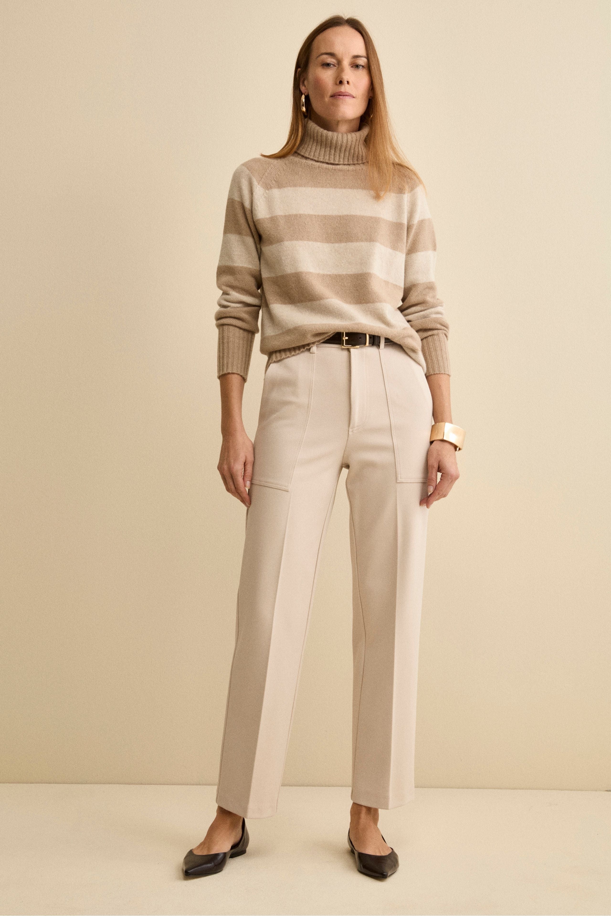 Elegant Straight-Leg Cargo Trousers - Sand brown