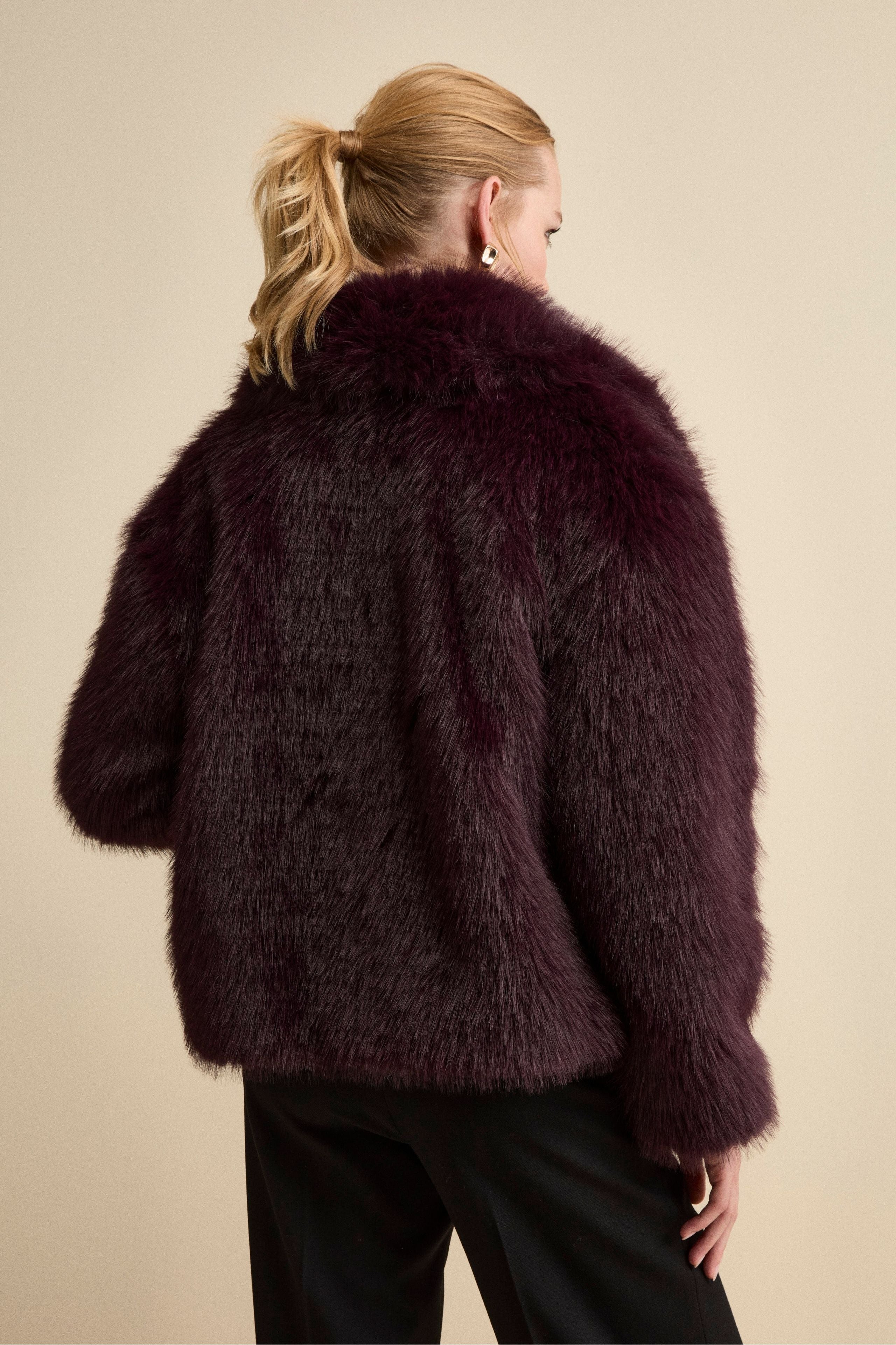 Veste courte en fausse fourrure doublée - Bourgogne