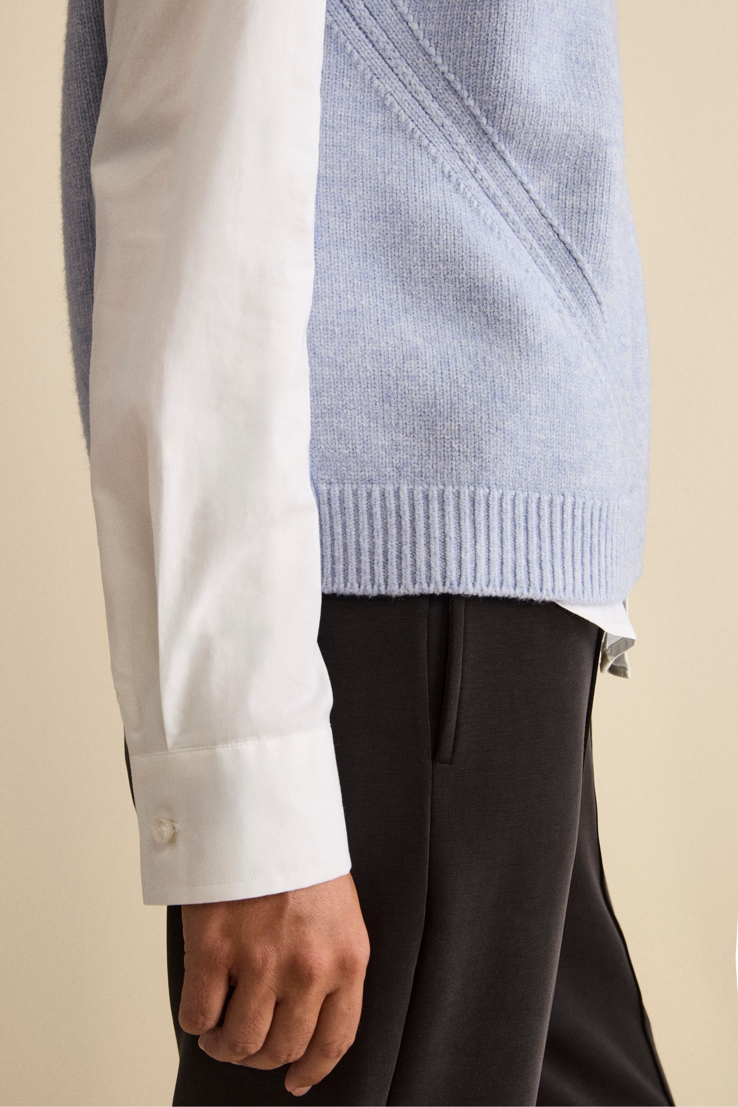 Oversized Knit Vest with V-Neck - Light blue
