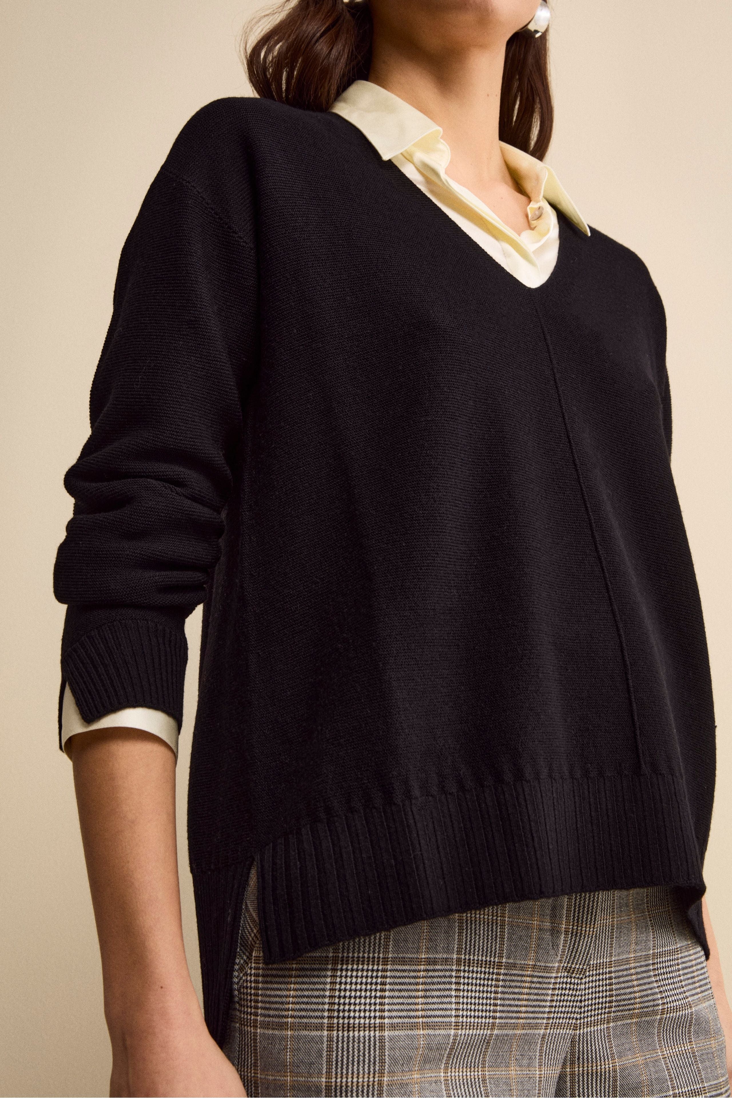 Oversize-V-Ausschnittpullover aus Merinowolle - SCHWARZ