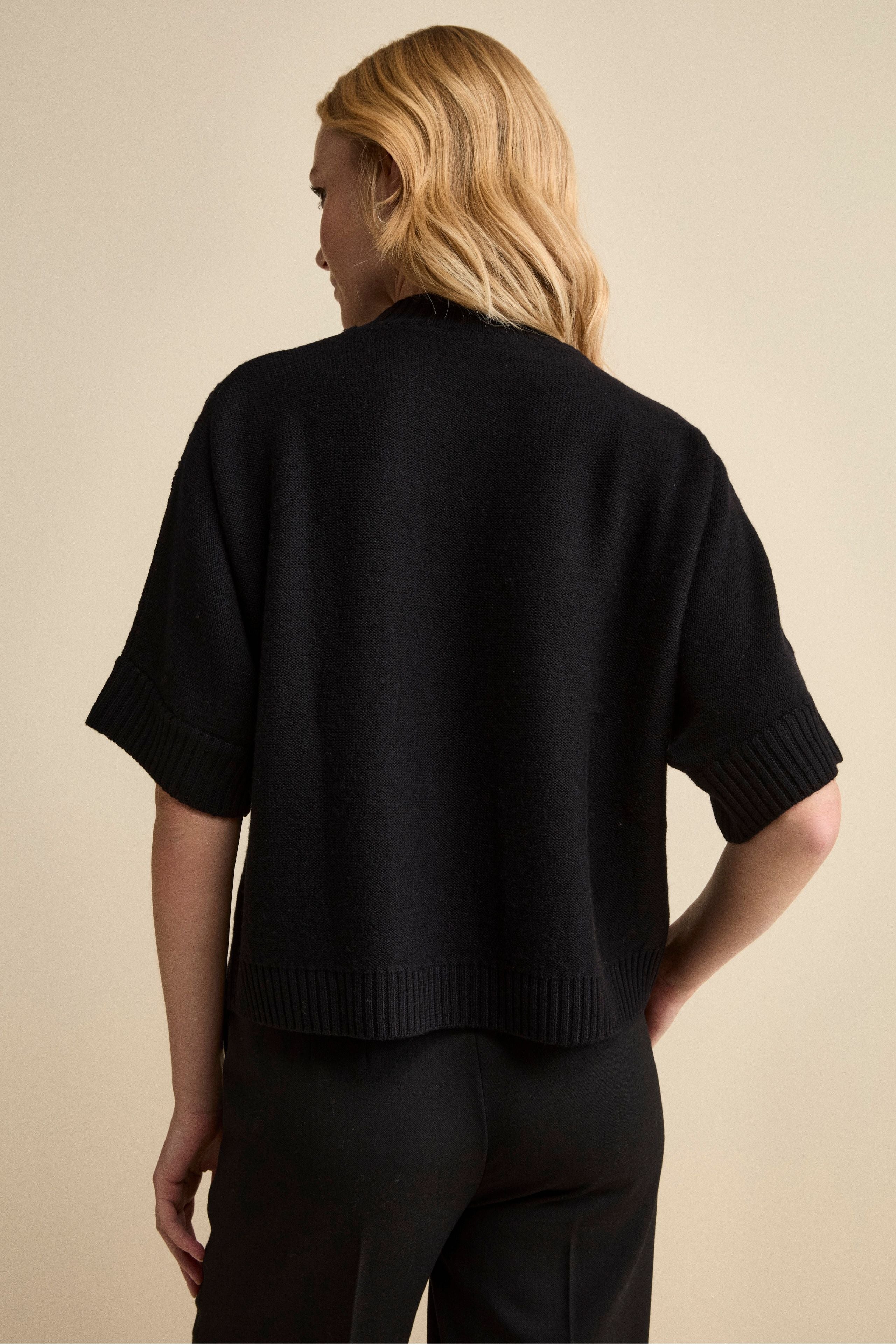Short-Sleeve Crewneck in Merino Wool - BLACK