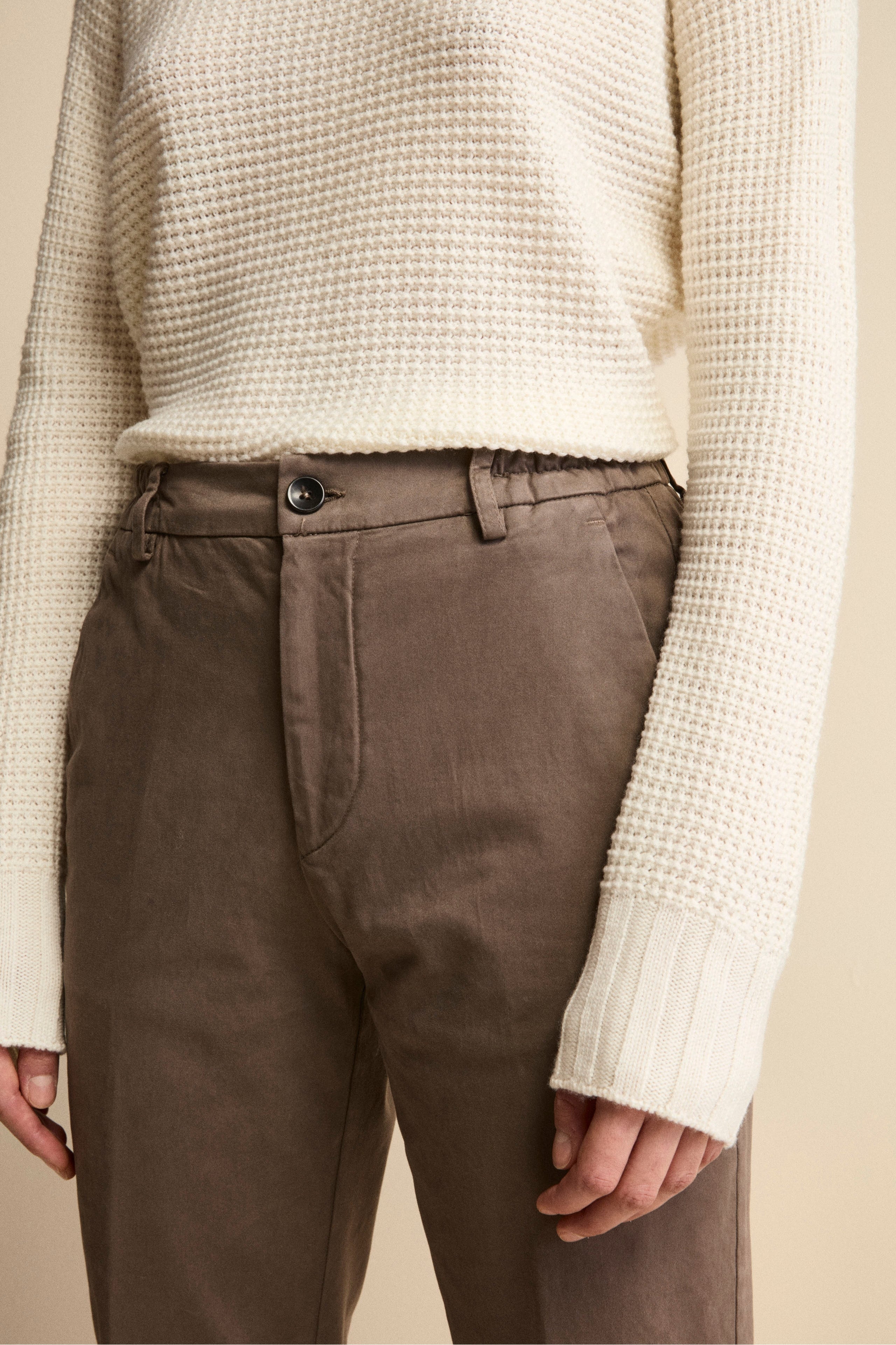Regular-Fit Trousers with Elastic Waist - Brown