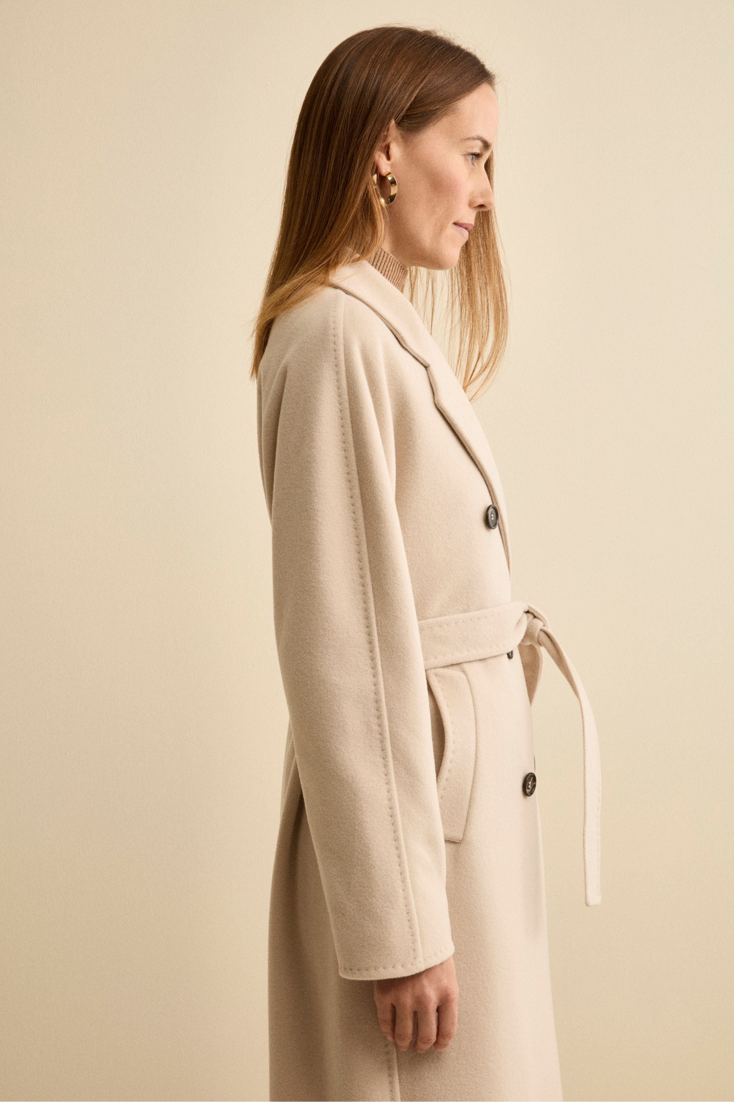 Double-Breasted Coat with Notch Lapels in Wool and Cashmere - Chalk white