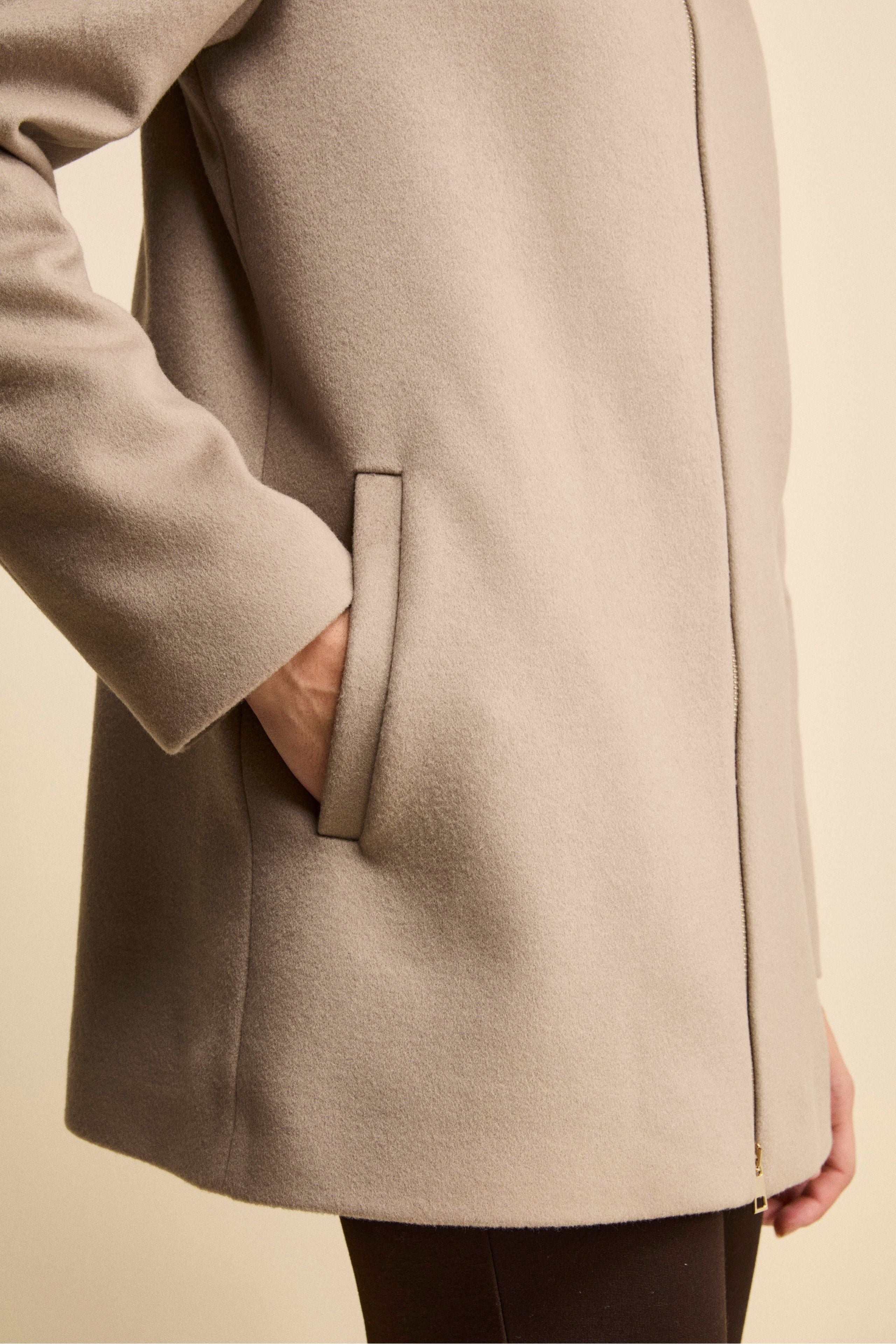Midi Coat in Wool and Cashmere with Zip and Hood - Brown
