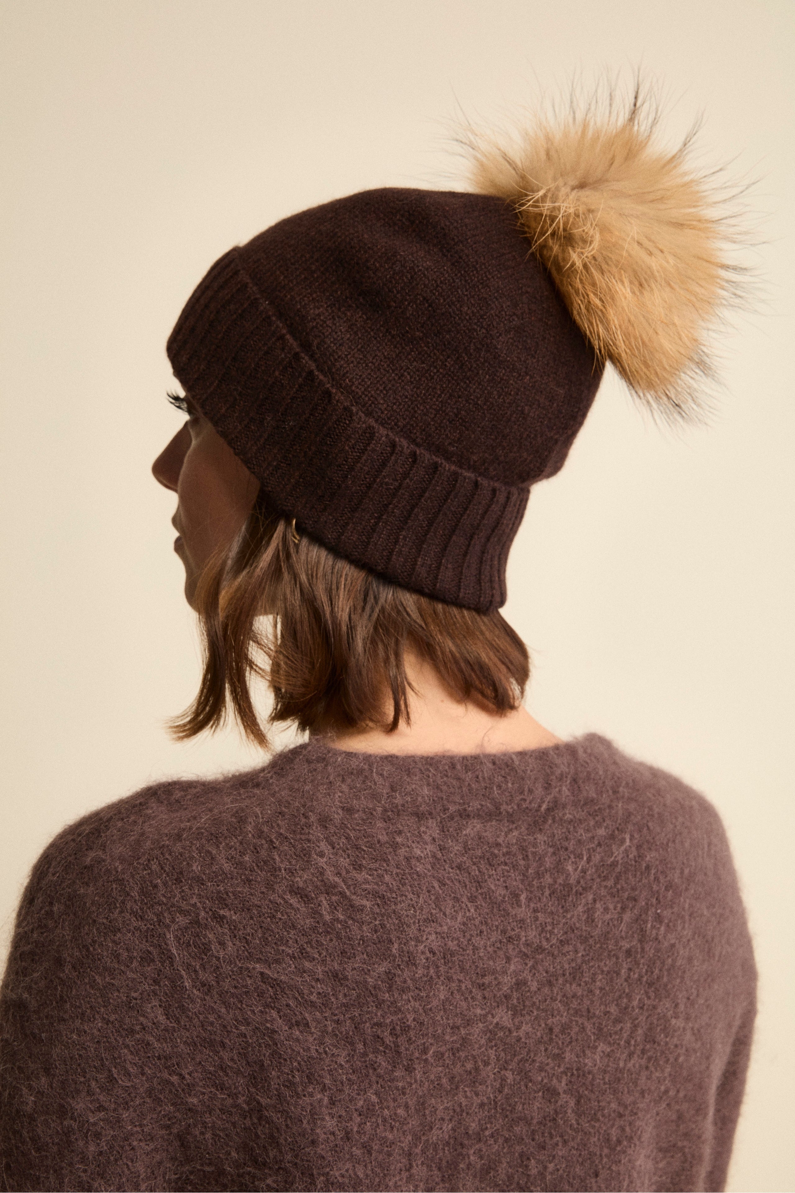 Cashmere Beanie with Pom-Pom - COFFEE