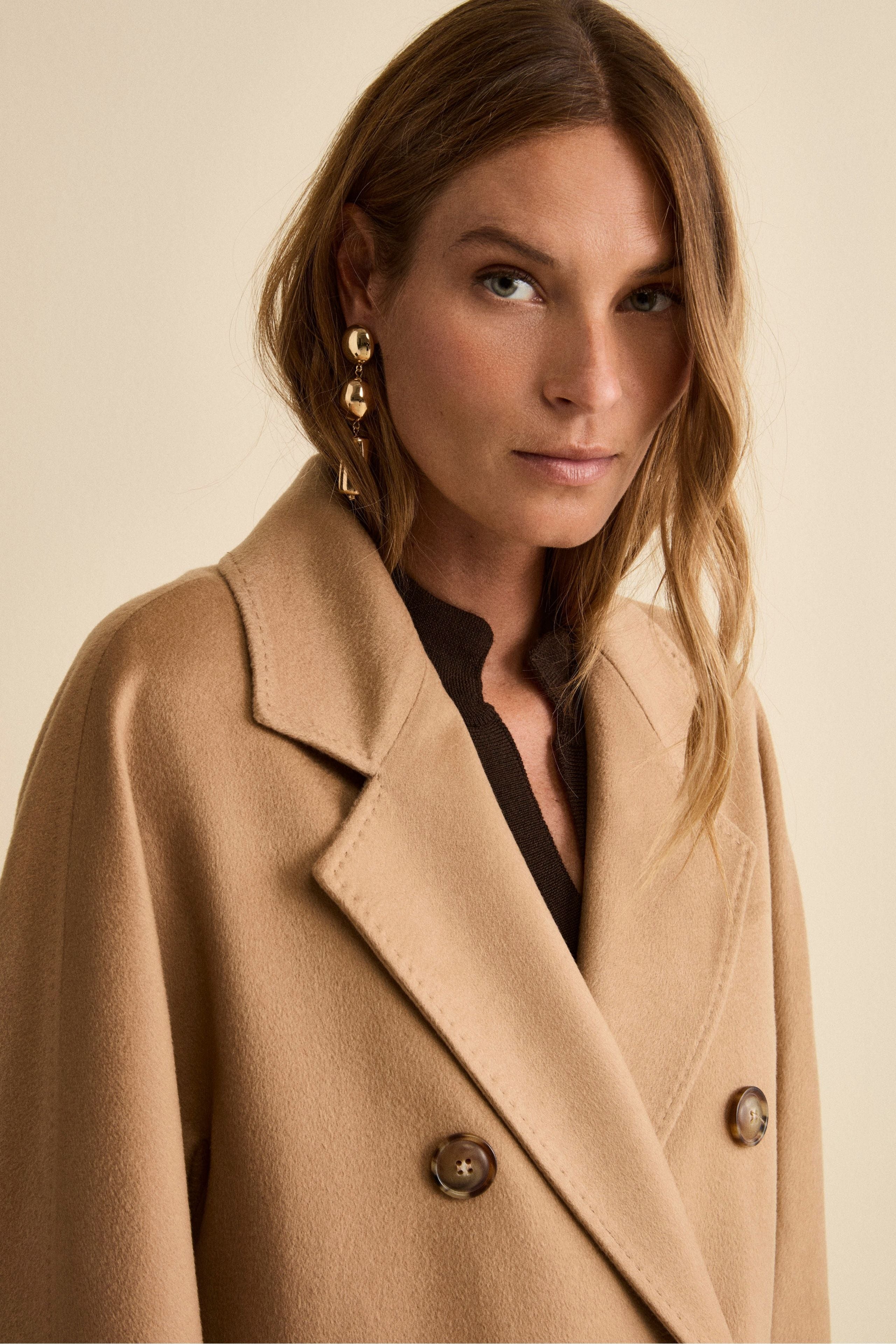 Long Lined Double-Breasted Coat in Cashmere - Camel