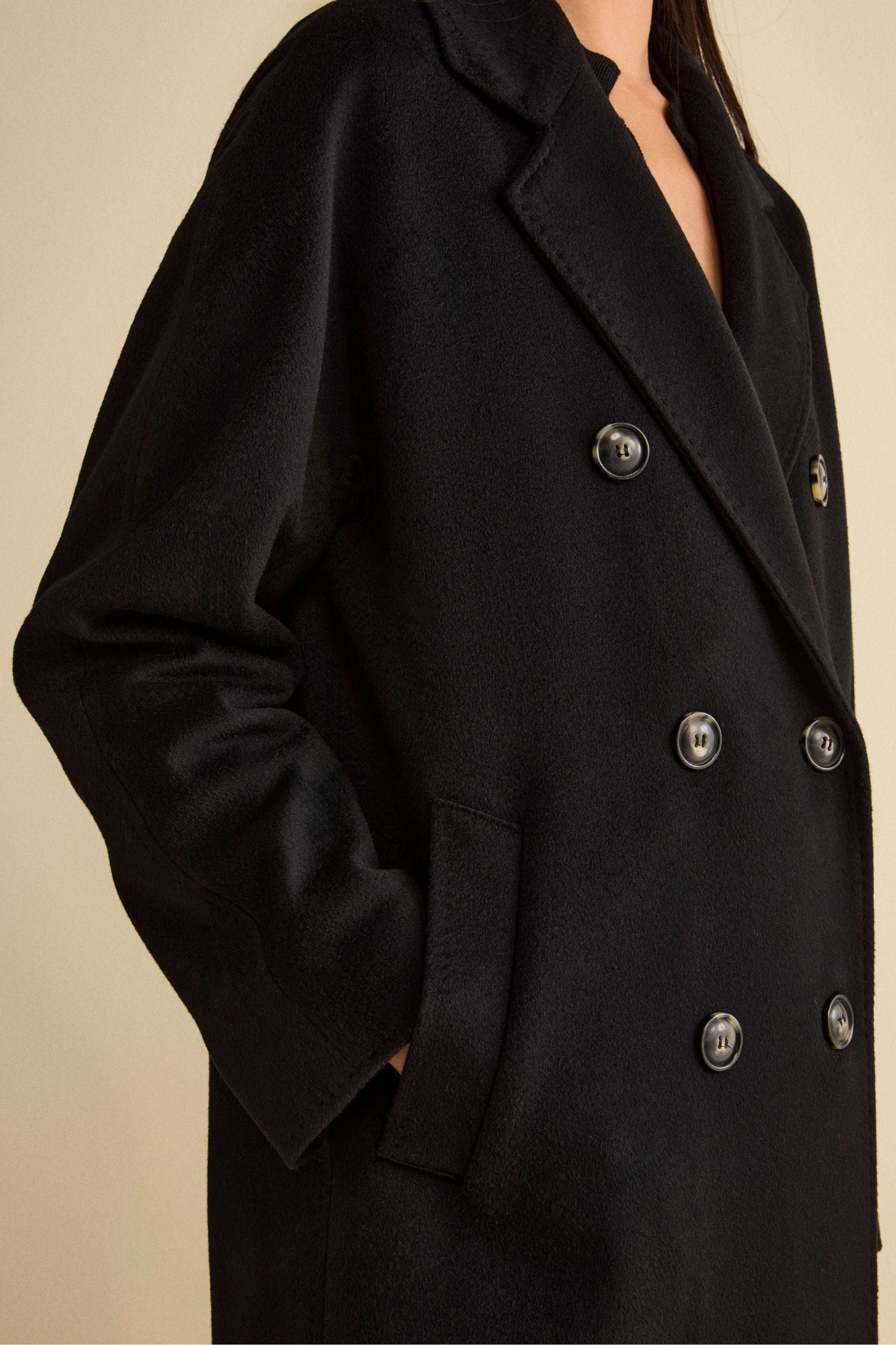 Oversized Double-Breasted Coat in Pure Cashmere - BLACK