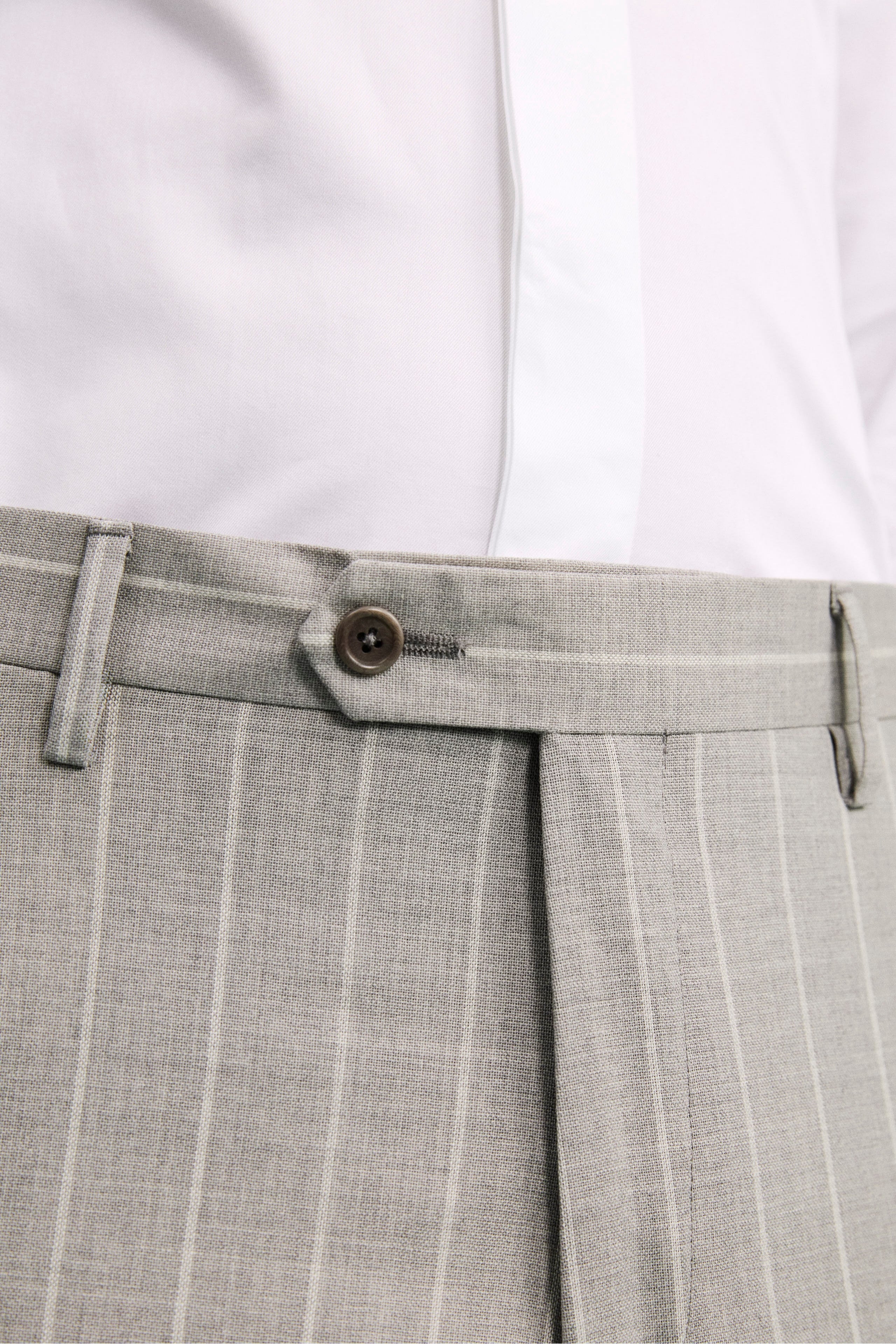 Abito Gessato Doppiopetto Slim Fit in Lana Vergine - RIGATO GRIGIO/BIANCO