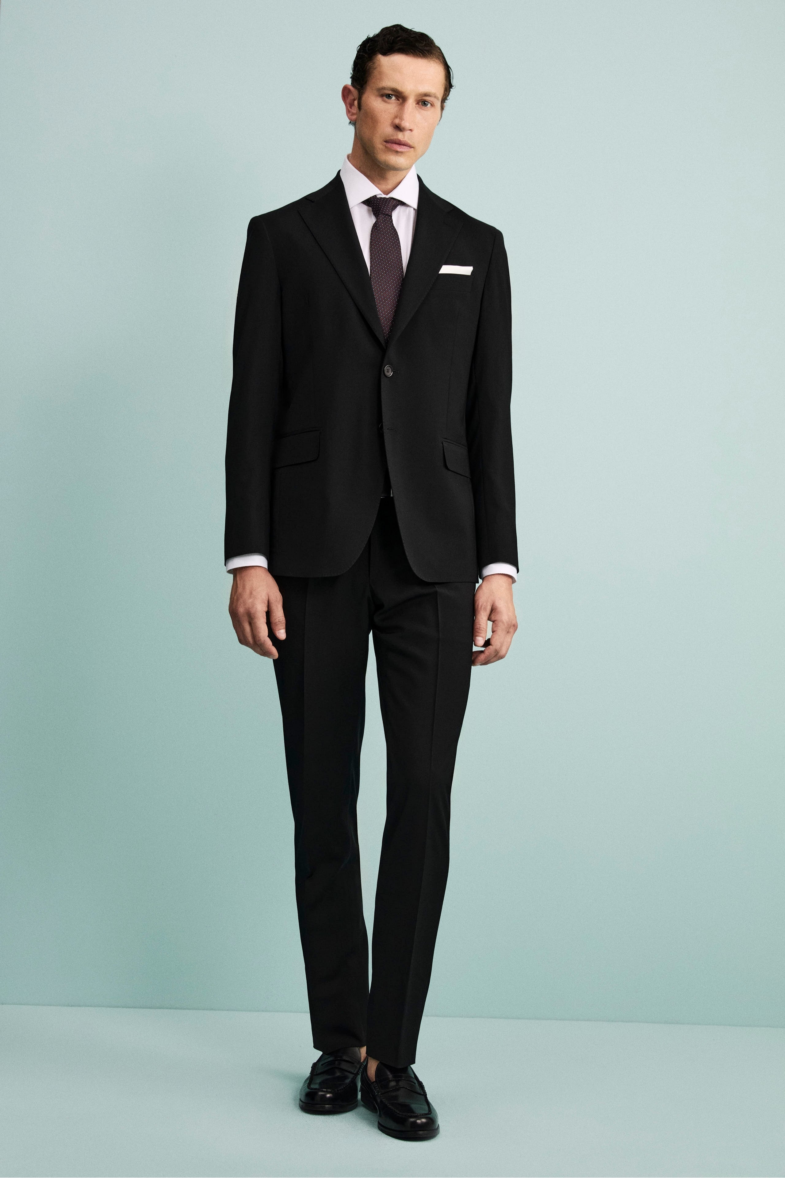 Abito in Lana Vergine Slim Fit con Revers Classico - NERO