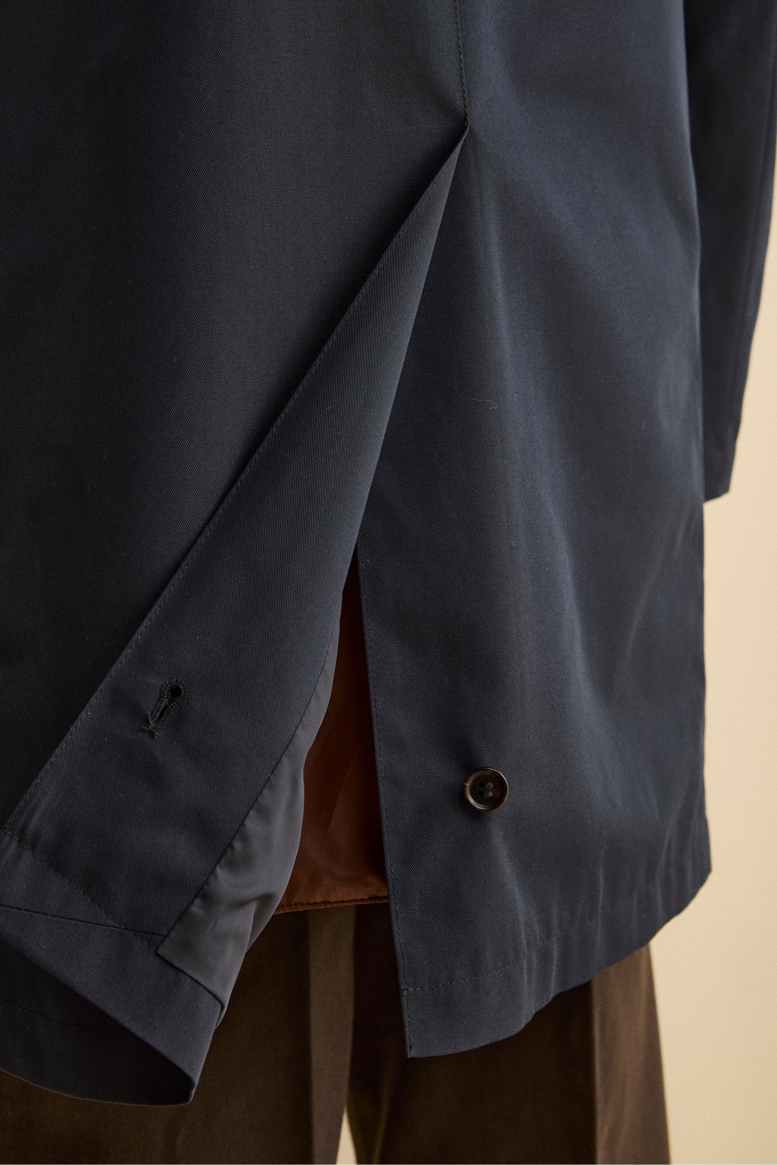 Mittellanger Winter-Regenmantel mit Steppfutter - BLAU