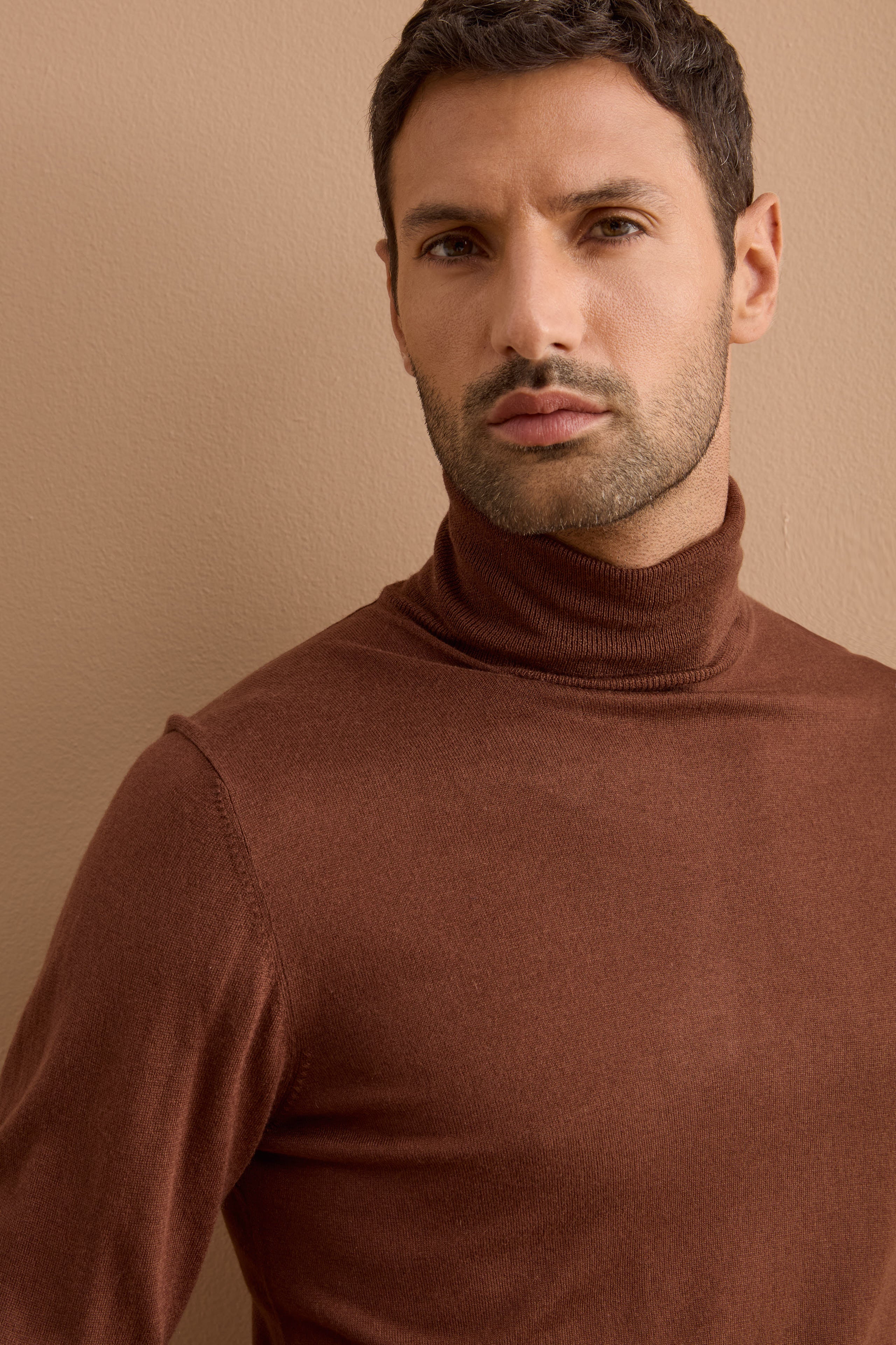 Maglia dolcevita in seta e cashmere - MARRONE