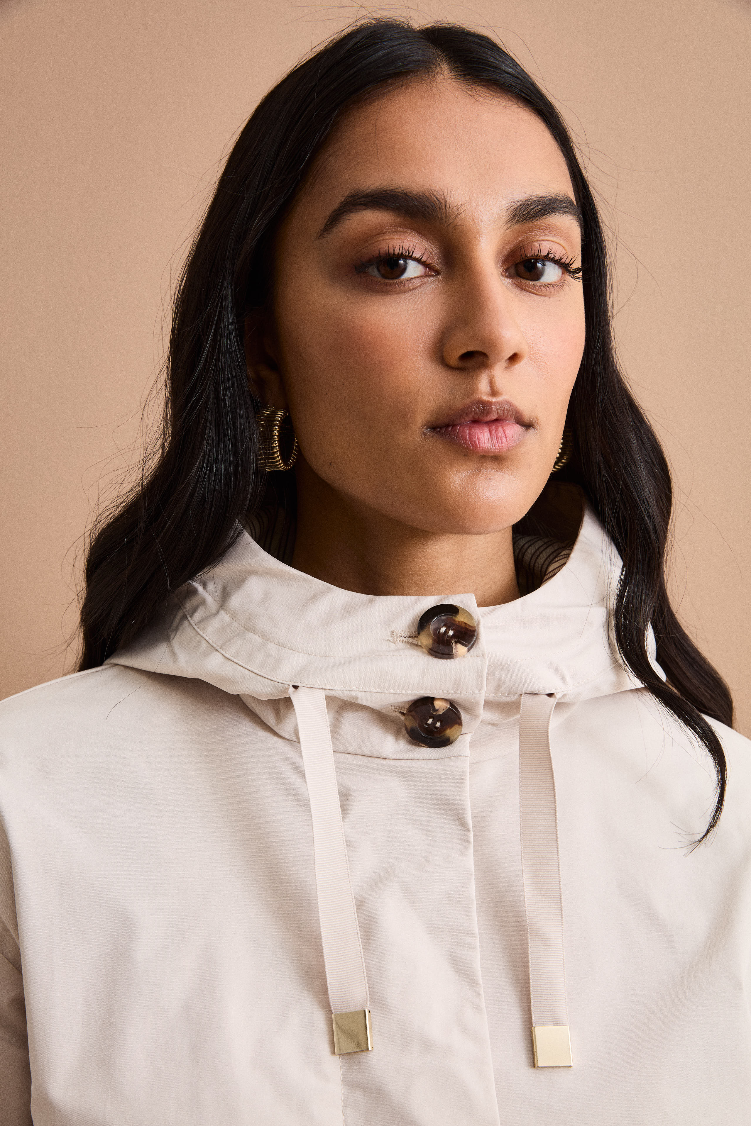 Oversize-Jacke mit Kapuze und Seitentaschen - Elfenbein