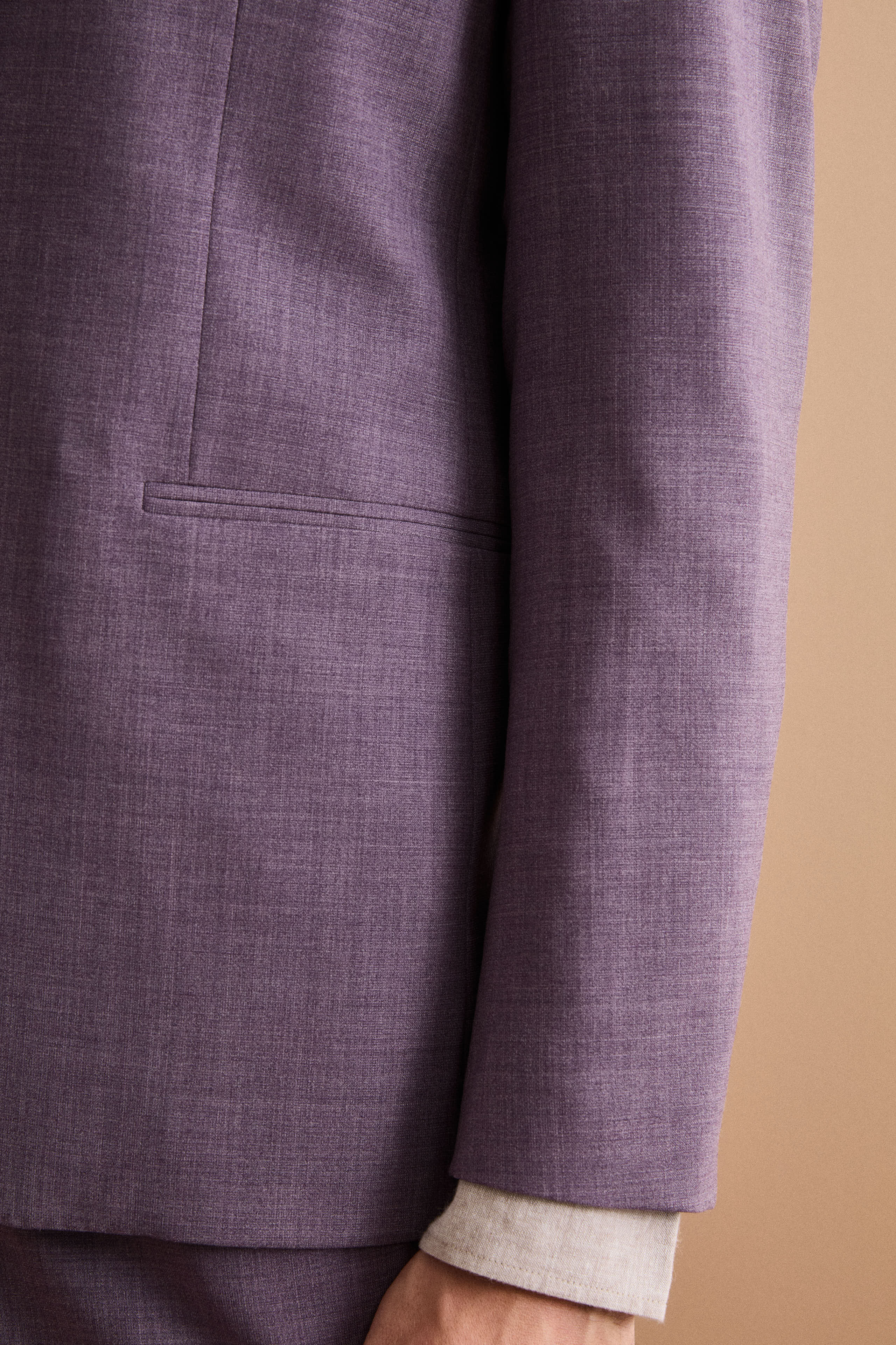 Einreihiger Anzug aus Schurwolle mit Spitzem Revers - Lila
