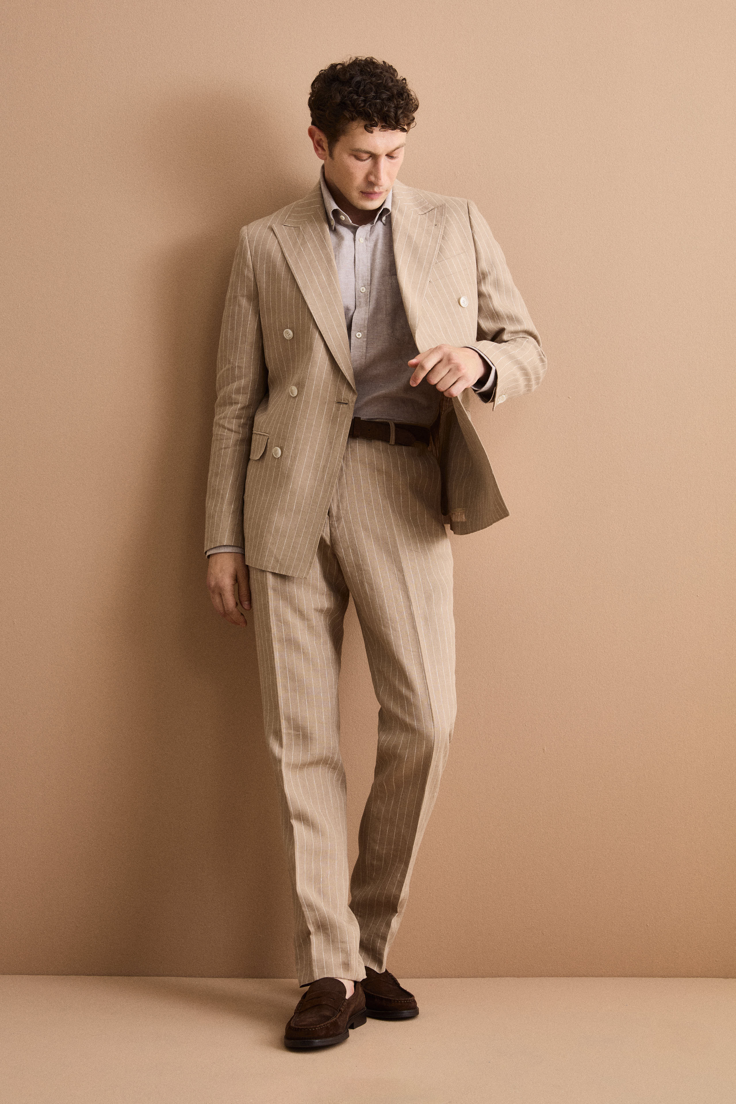 Zweireihiger Nadelstreifenanzug aus Reinem Leinen - -