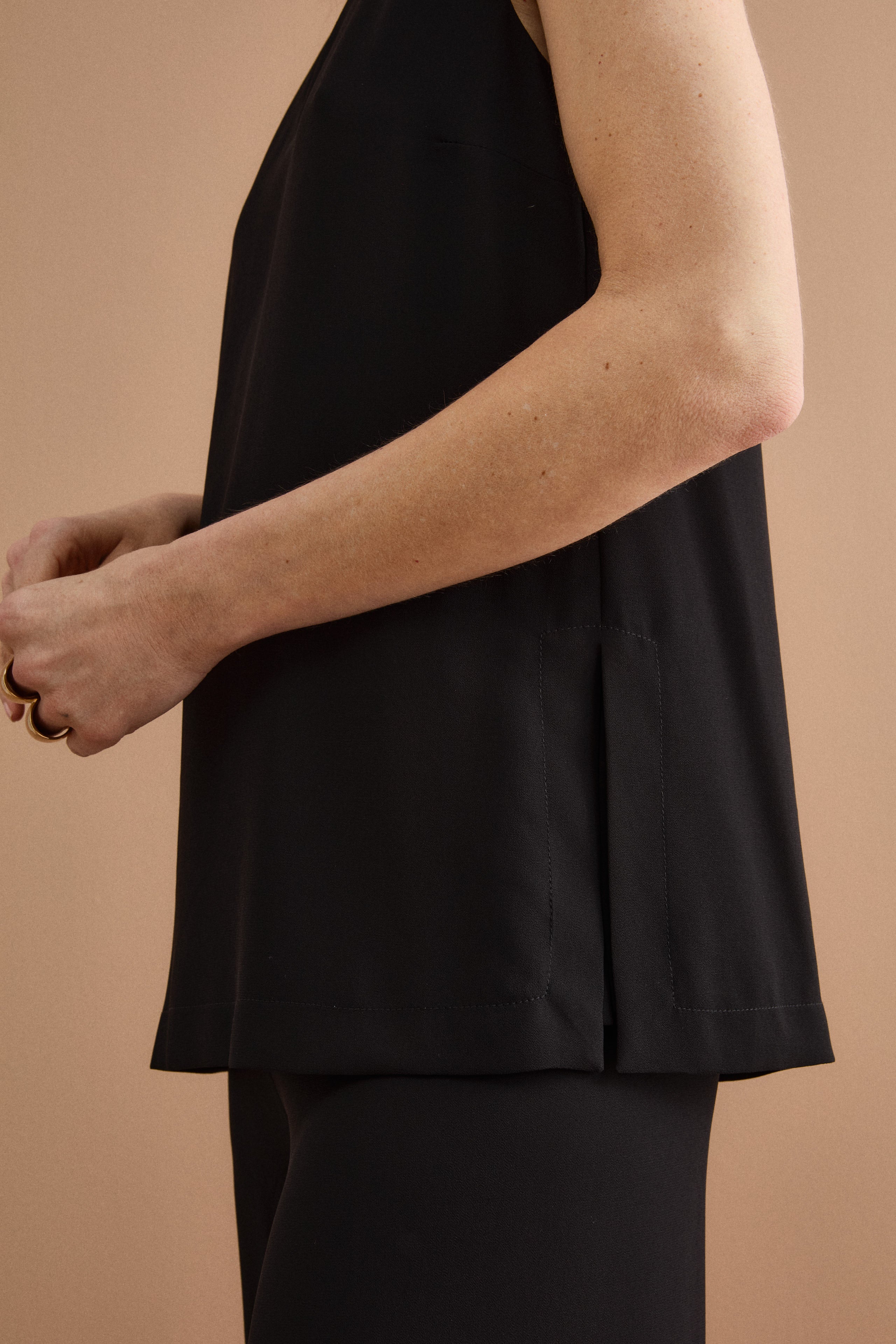 Elegantes Top für festliche Anlässe aus Double-Georgette - SCHWARZ