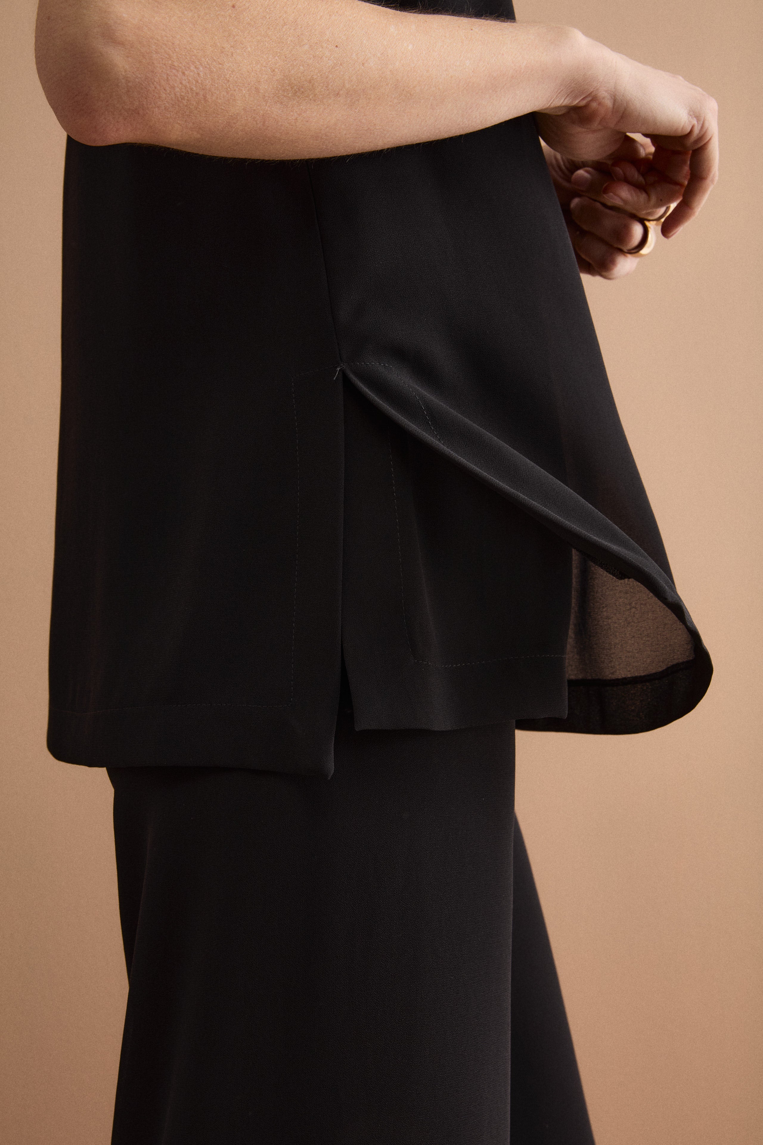Elegantes Top für festliche Anlässe aus Double-Georgette - SCHWARZ