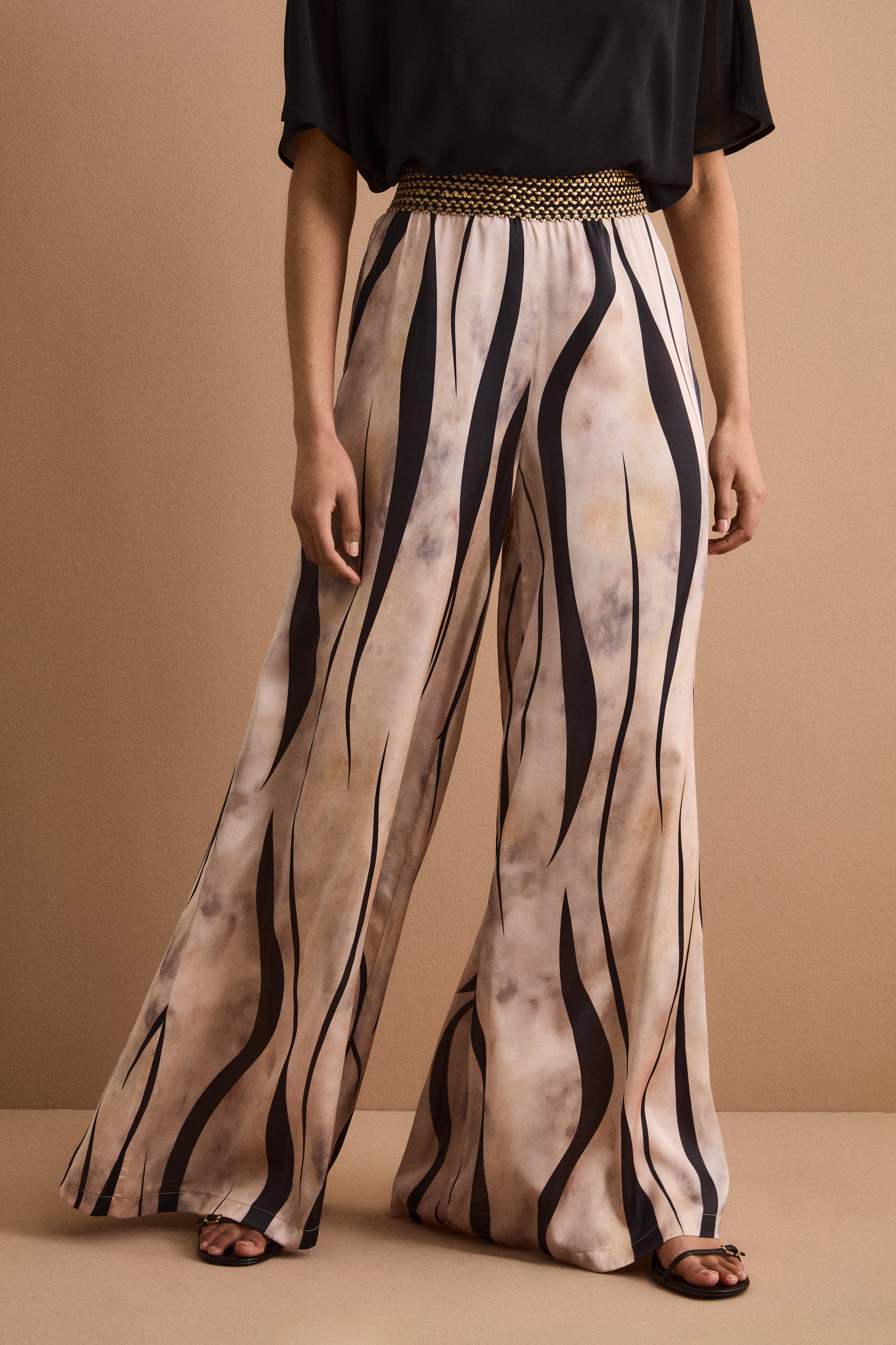 Pantalon Fluide de Cérémonie avec Passementerie - -