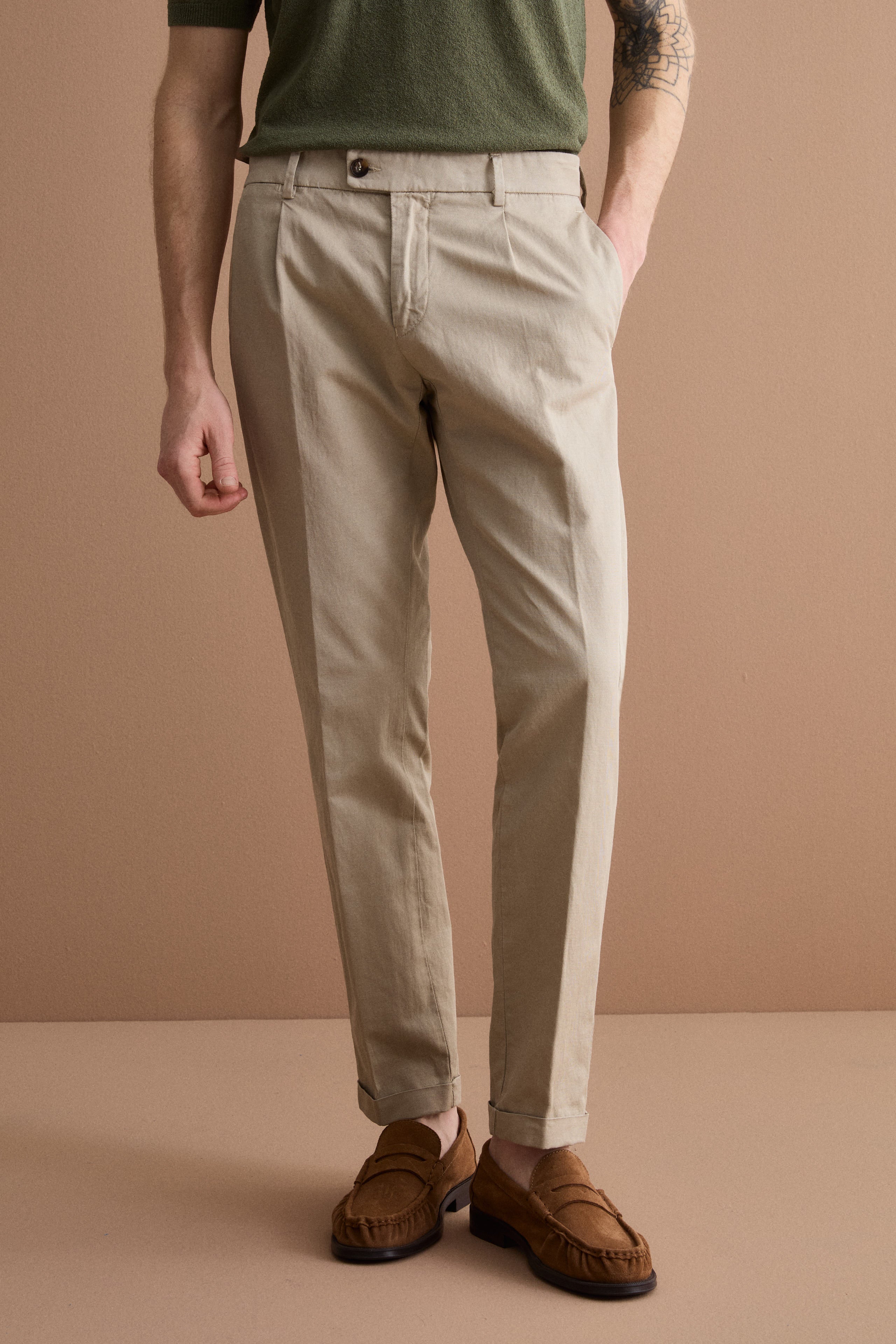 Pantalon Carrot en Mélange de Lin avec Pinces et Revers - Brun sable