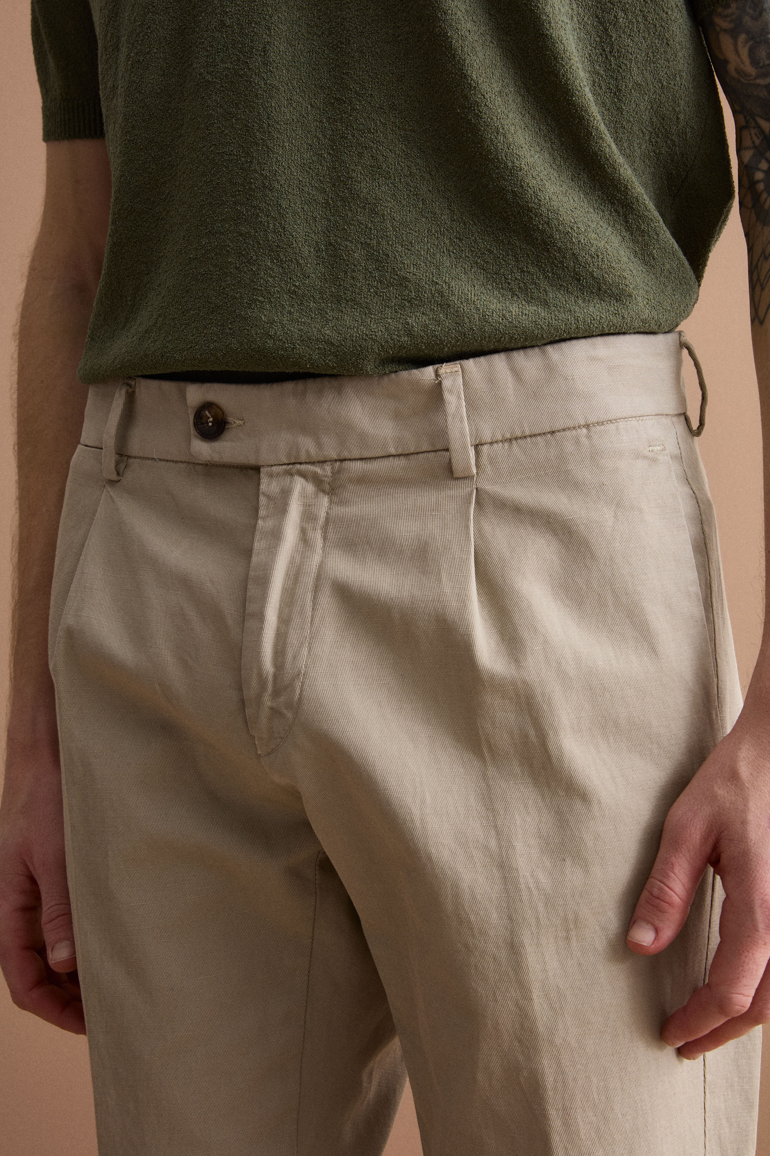 Pantalon Carrot en Mélange de Lin avec Pinces et Revers - Brun sable