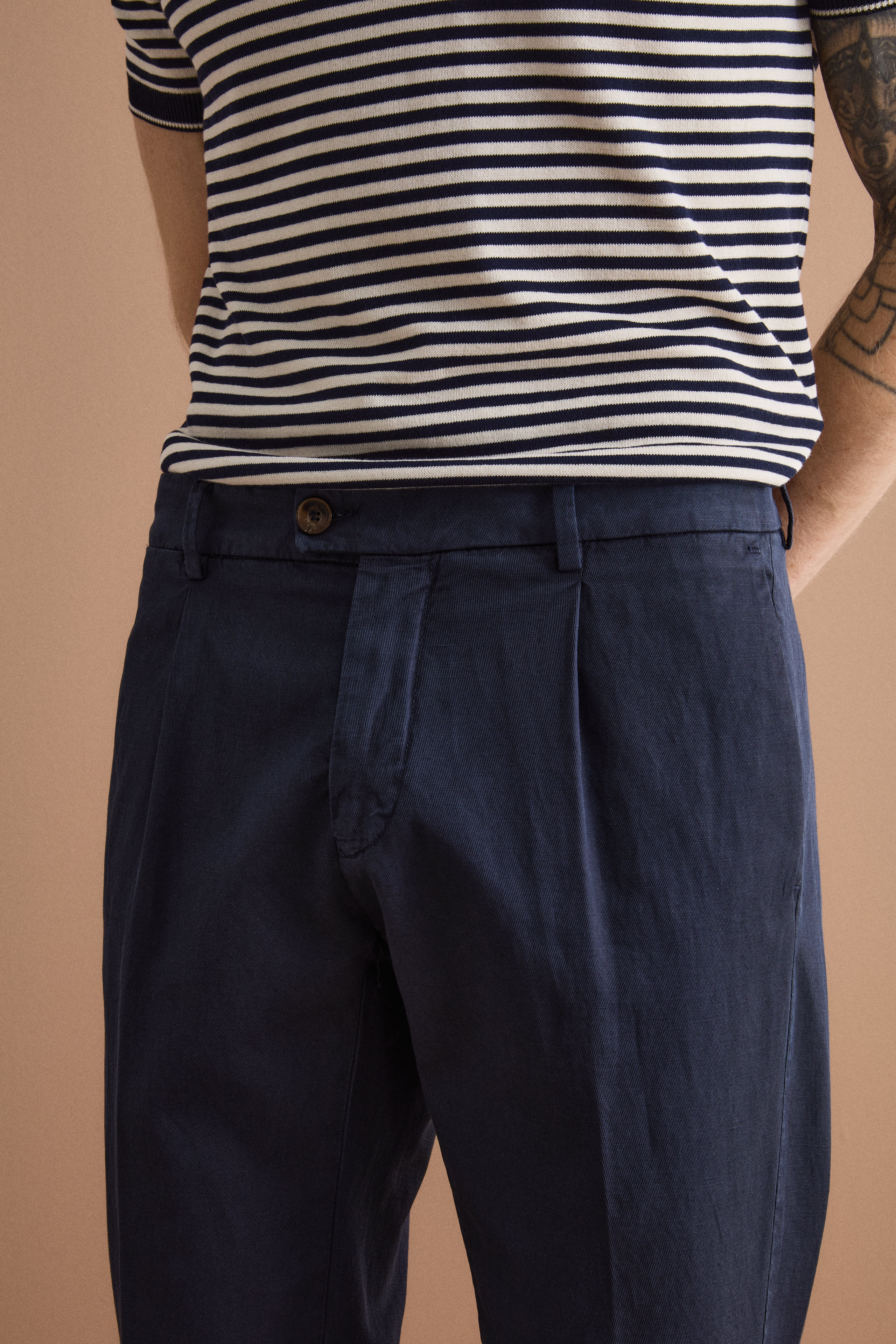 Pantalon Carrot en Mélange de Lin avec Pinces et Revers - BLEU