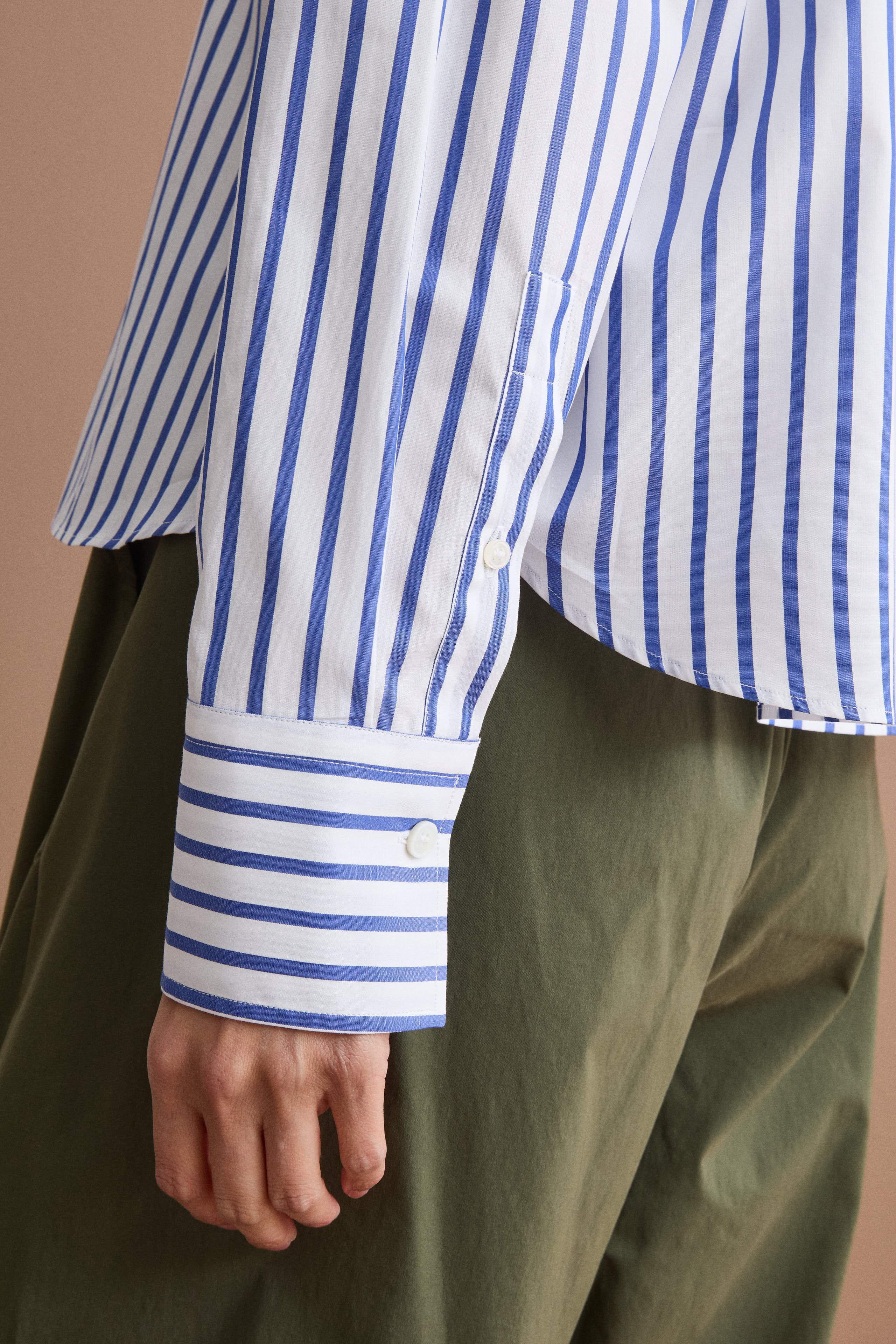 Oversize hemd mit Streifen und Brusttasche - Blau gestreift
