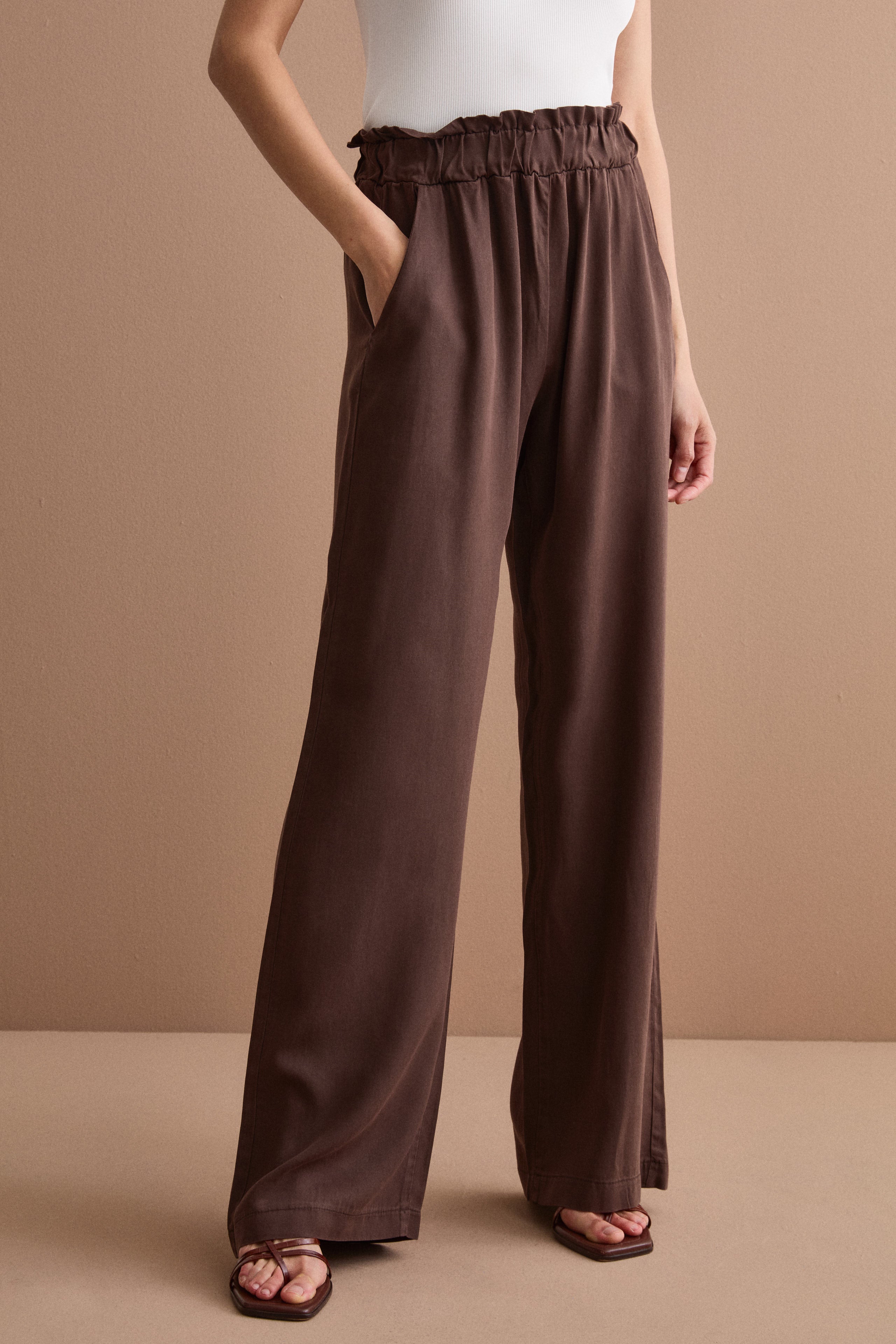 Pantalon wide leg avec taille élastiquée - marron