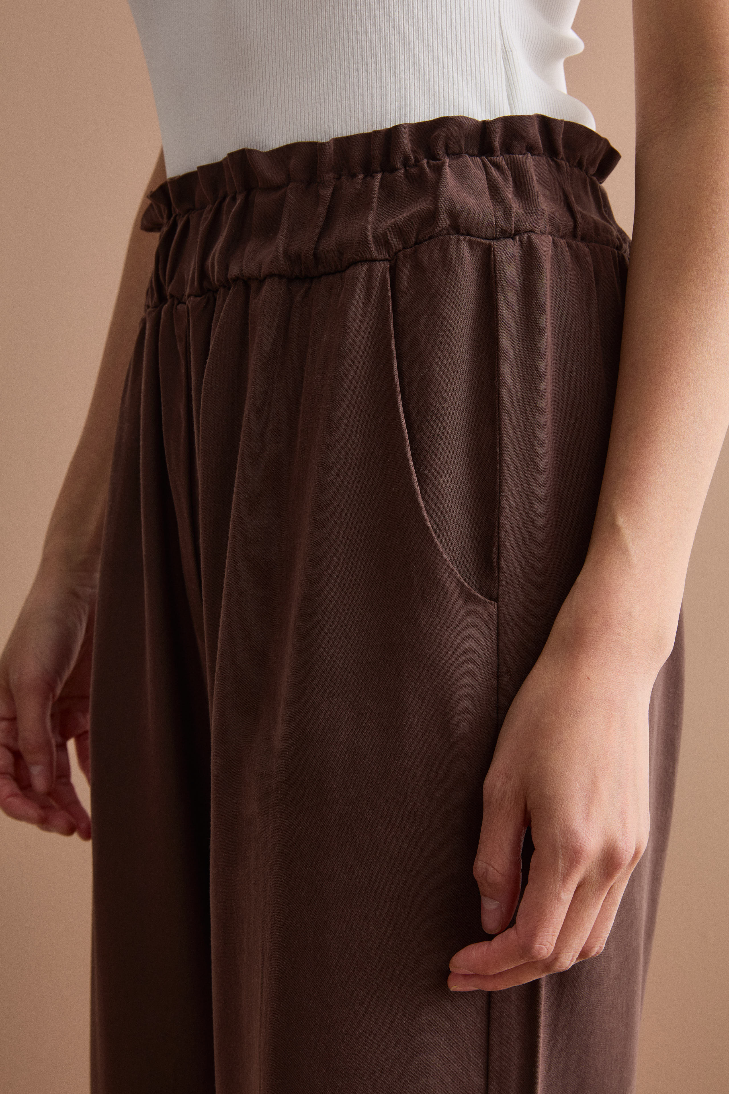 Pantalon wide leg avec taille élastiquée - marron