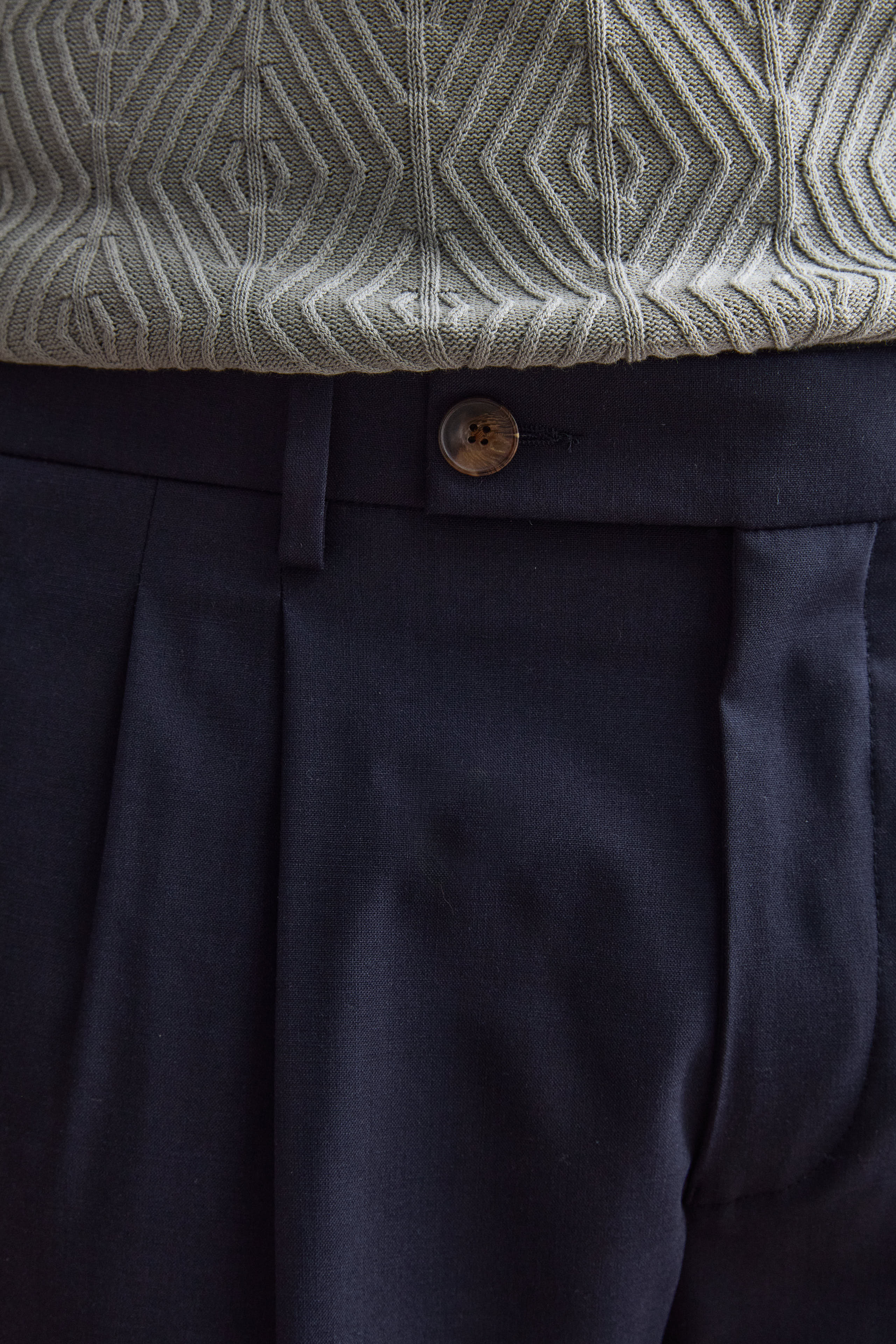 Straight-Leg Pleated Trousers in Wool Blend - BLUE