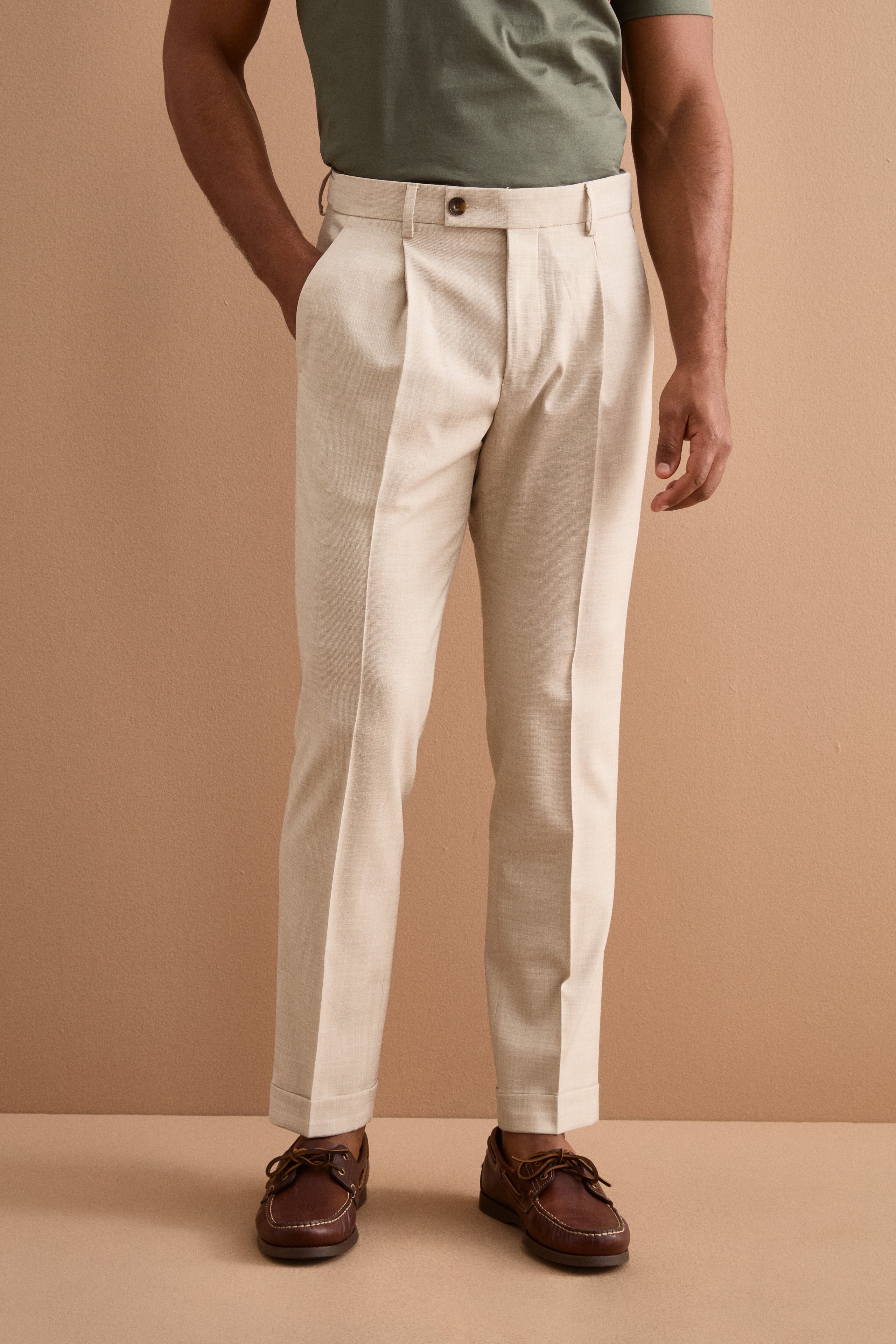 Slim-Fit-Hose aus Wollmischung mit Bundfalten und Umschlag am Saum - BEIGE