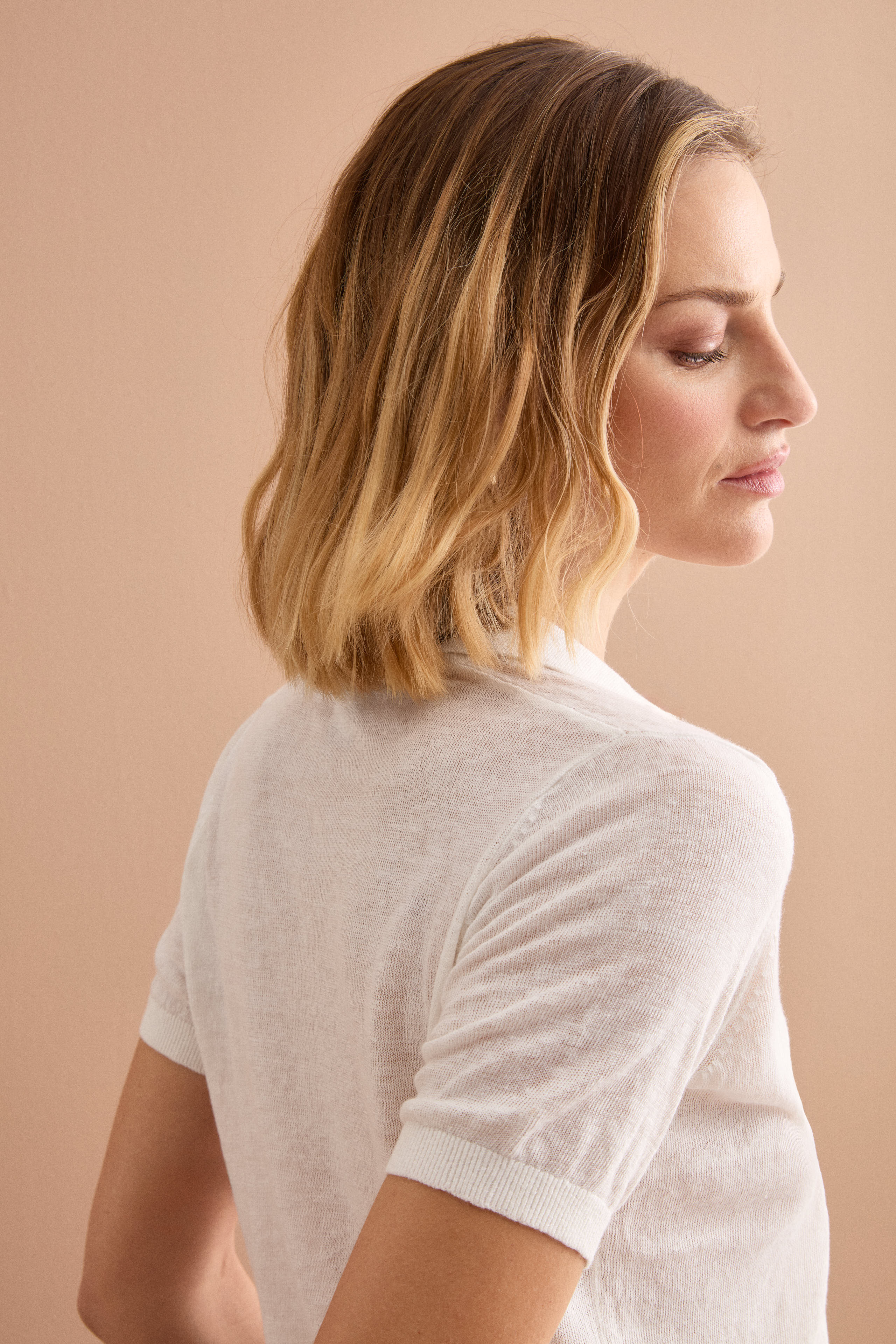 Damen Boxy Polo mit V-Ausschnitt - WEISS