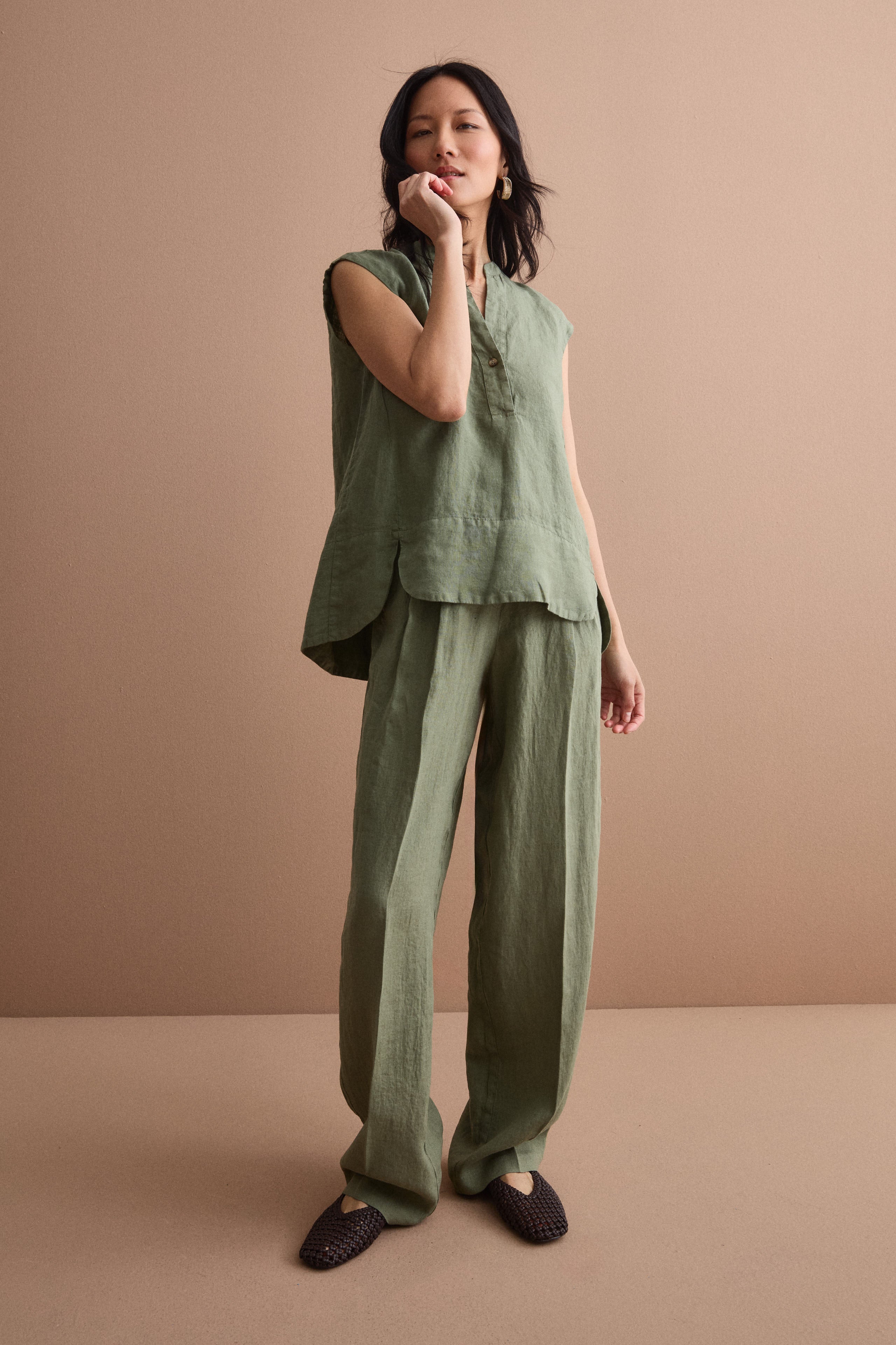Wide-Leg Linen Trousers with Pleats - Military green