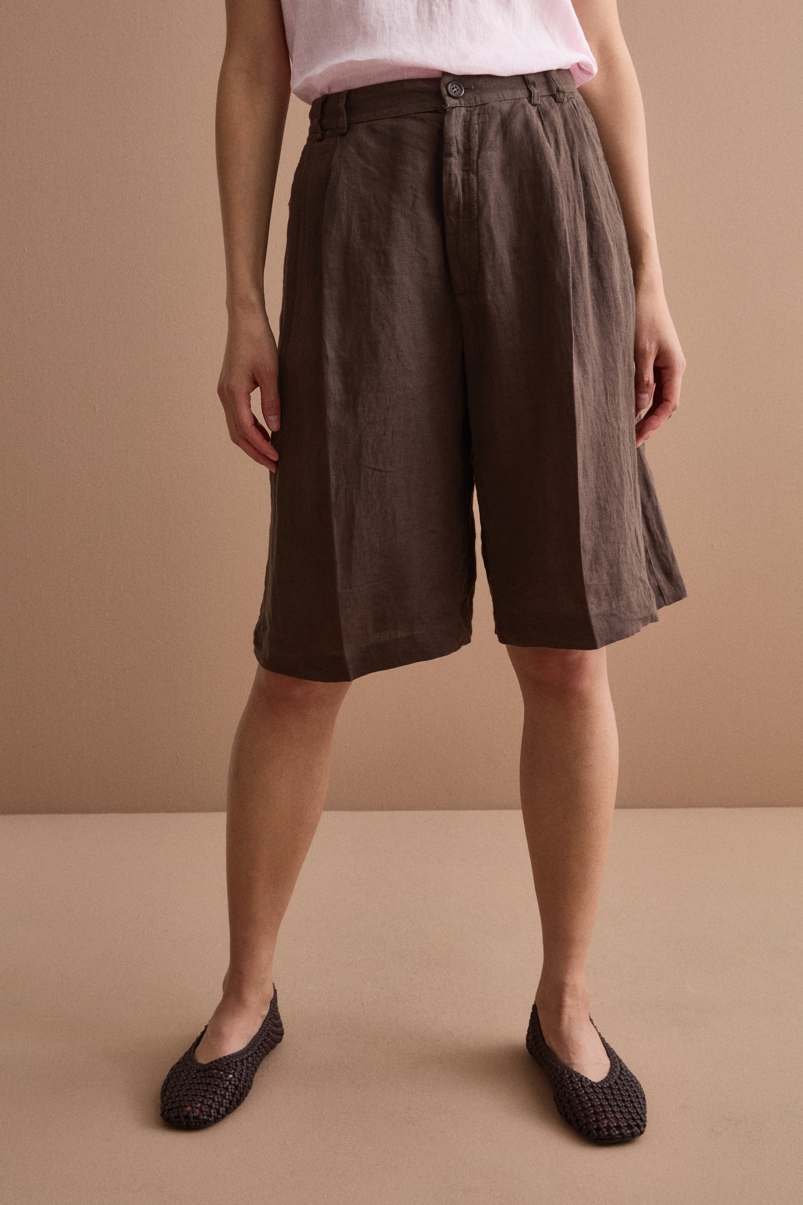 Linen Jorts with Pleats - Dark brown
