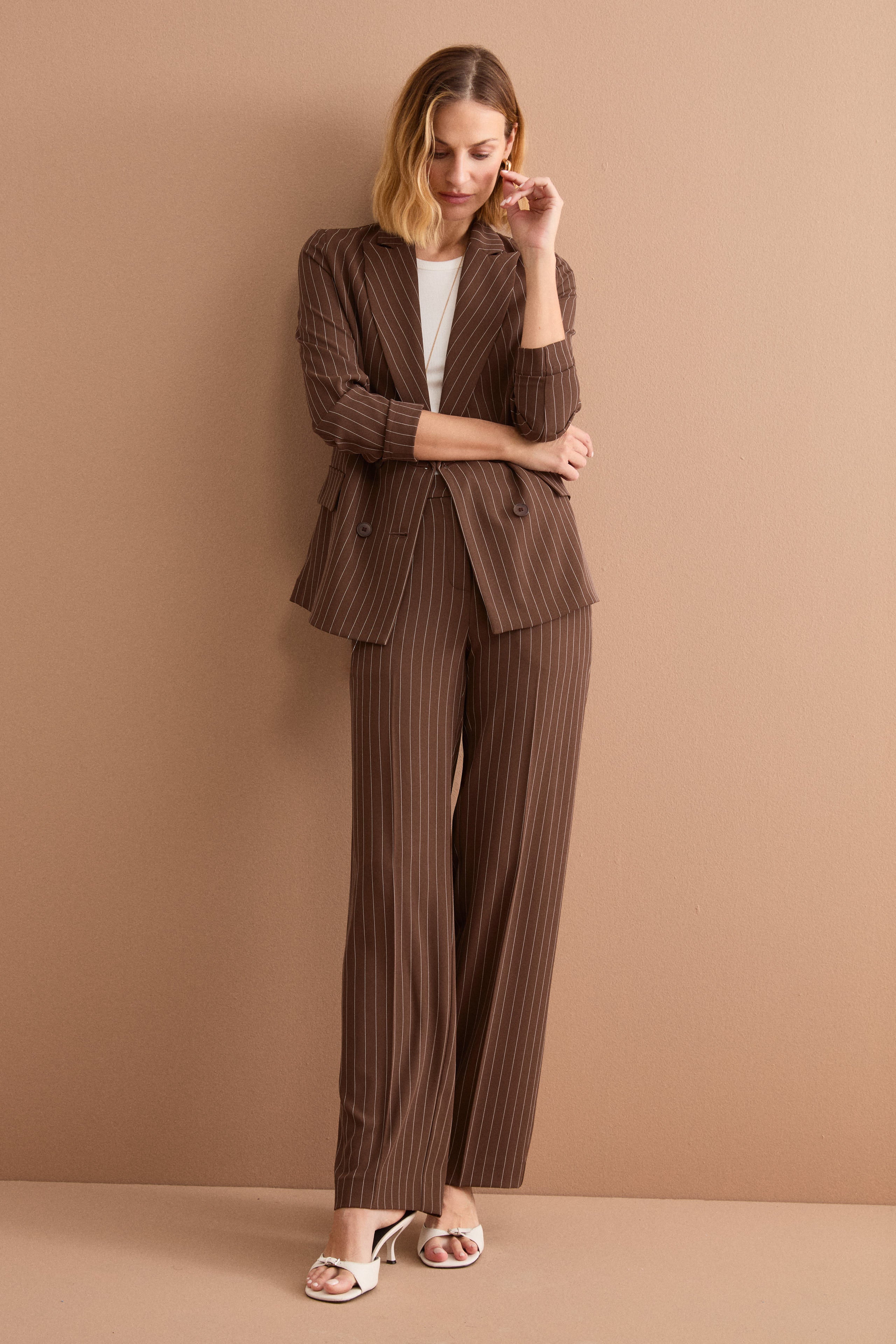 Doppelreihiger Nadelstreifen-Cady-Blazer mit fallendem Revers - -