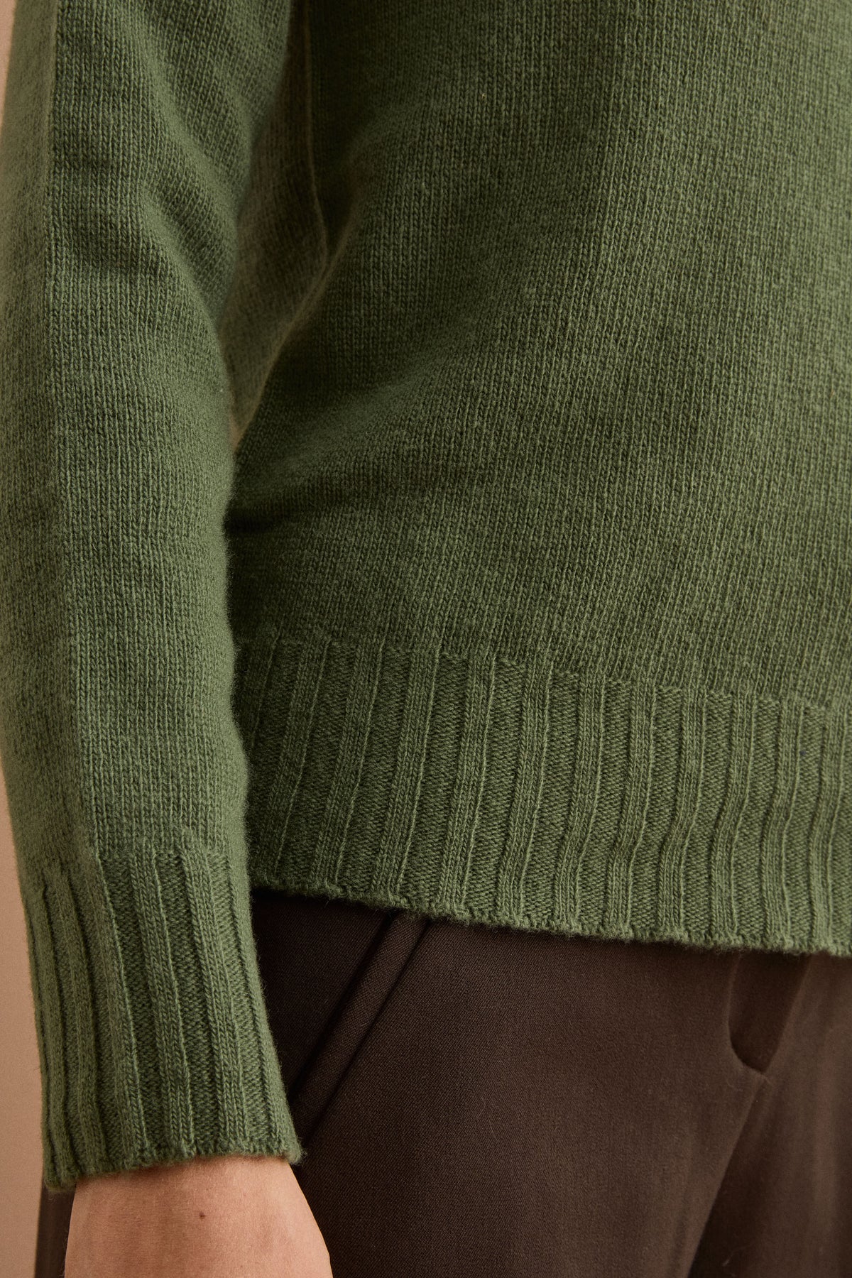 Women’s Merino Wool Crew-Neck Sweater - Military green