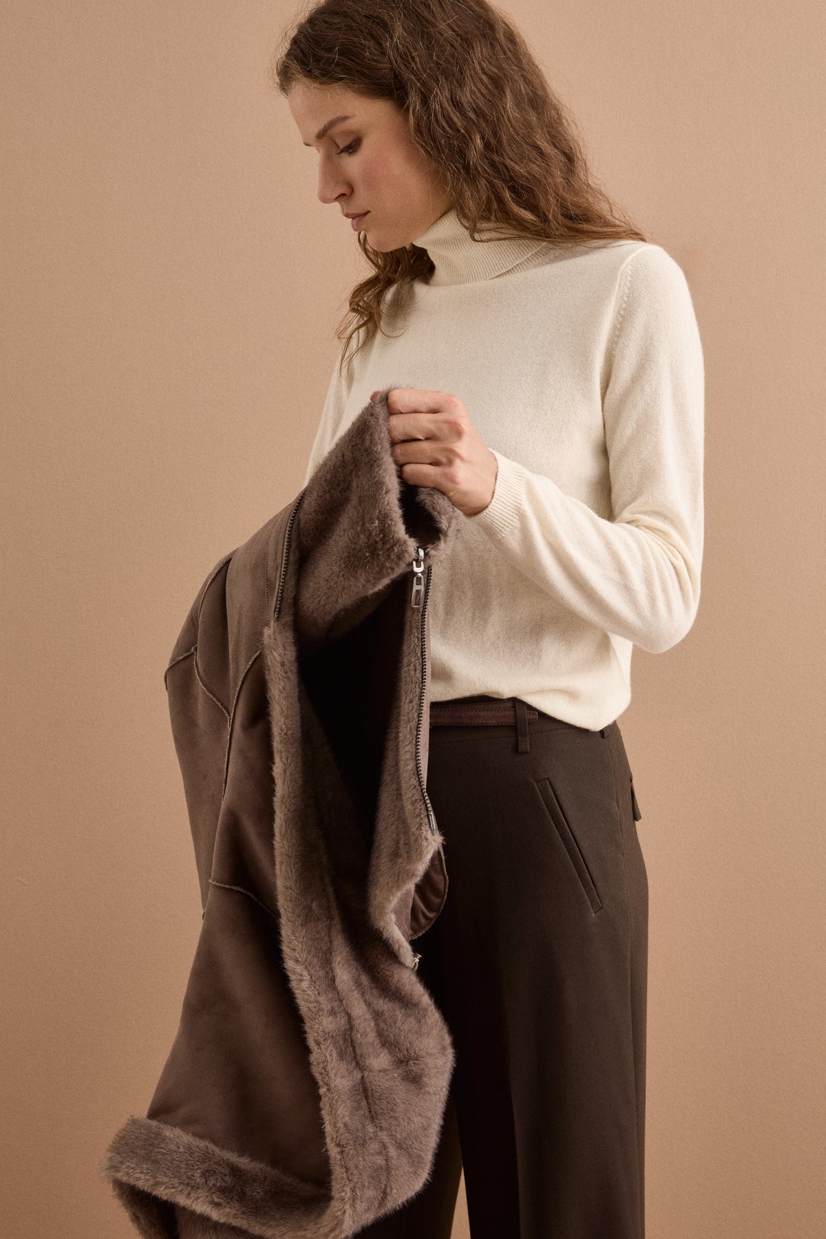 Pelliccia Reversibile con Zip e Cappuccio - GRIGIO