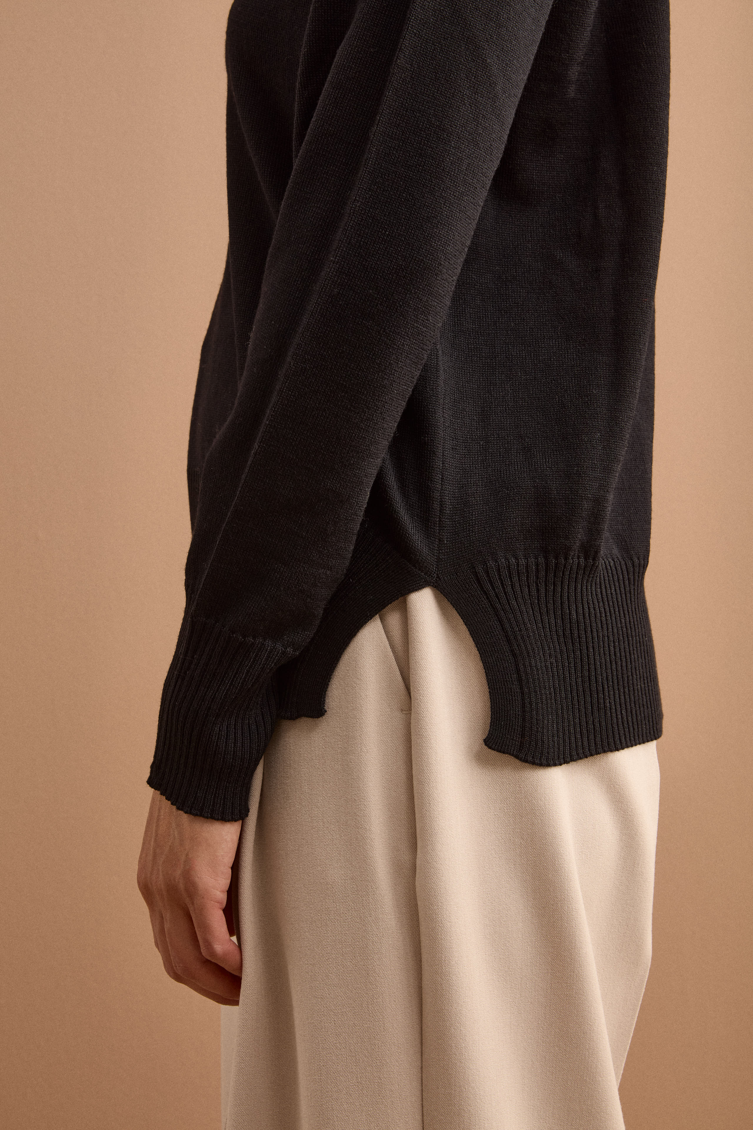 Long-Sleeve Merino Wool Henley Polo - BLACK