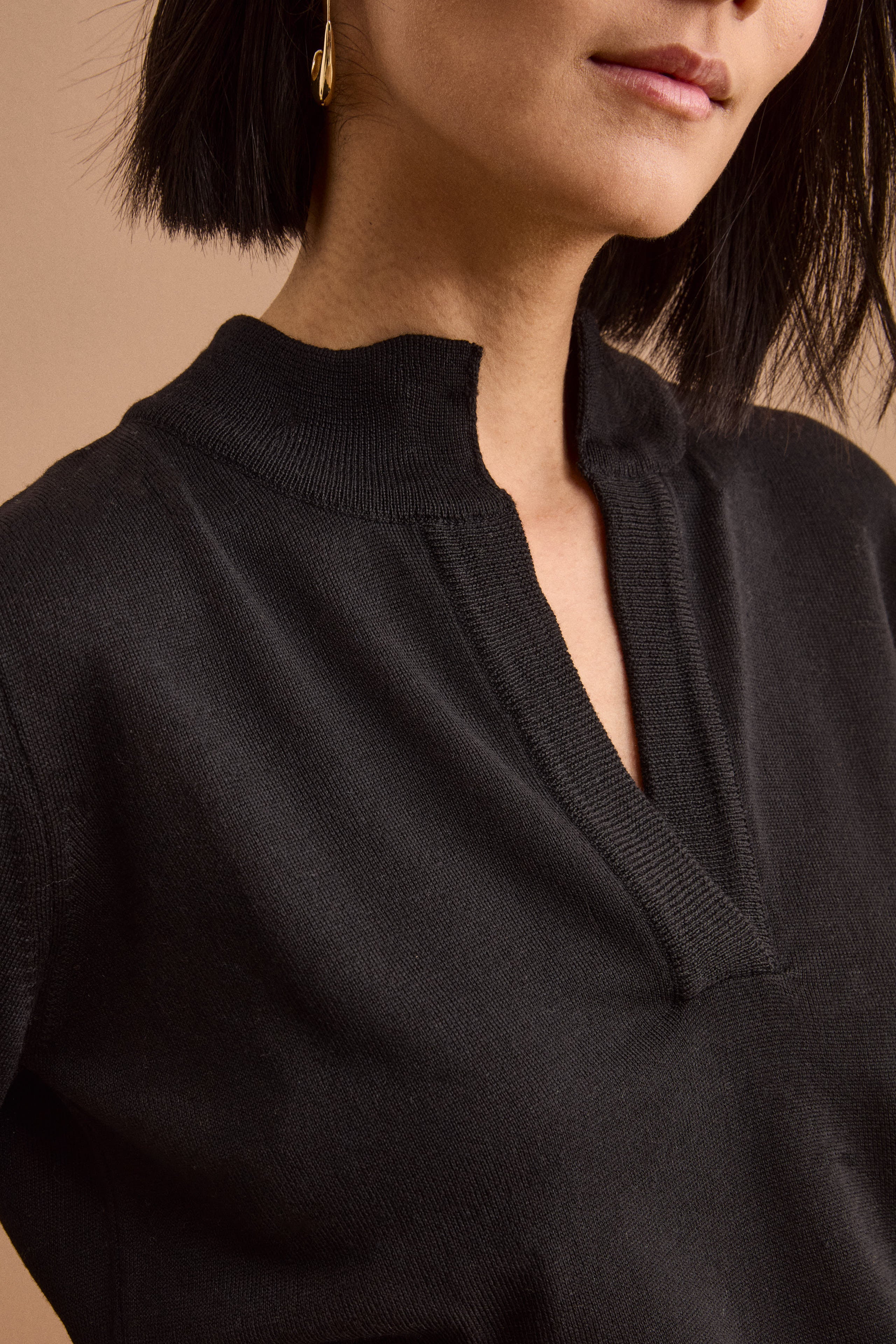 Long-Sleeve Merino Wool Henley Polo - BLACK