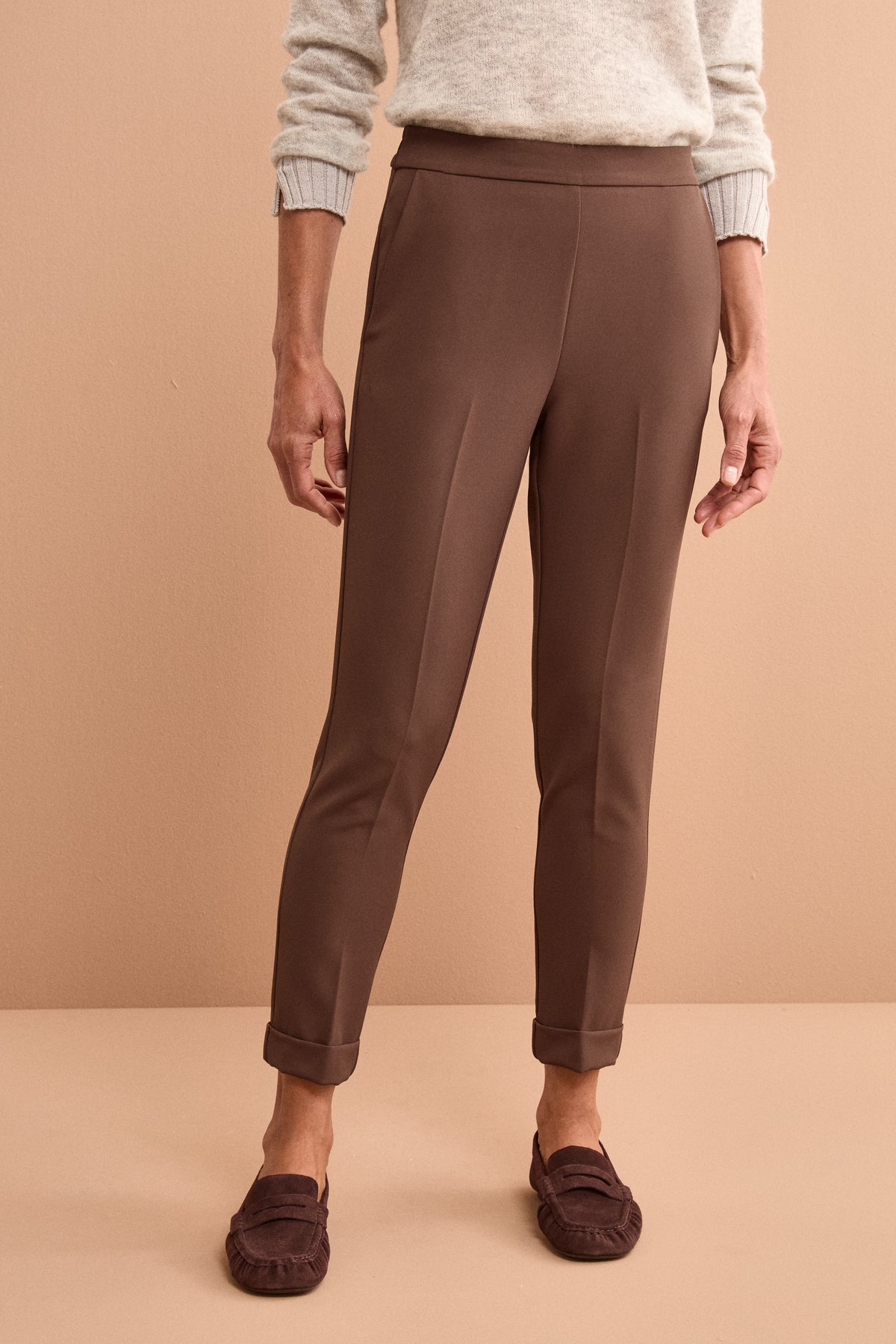 Slim-Fit-Zigarettenhose aus Crêpe-Stoff - Dunkelbraun