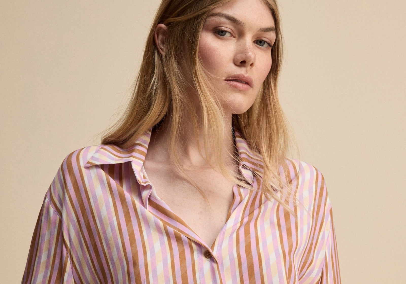 Camicia a righe colorate da donna