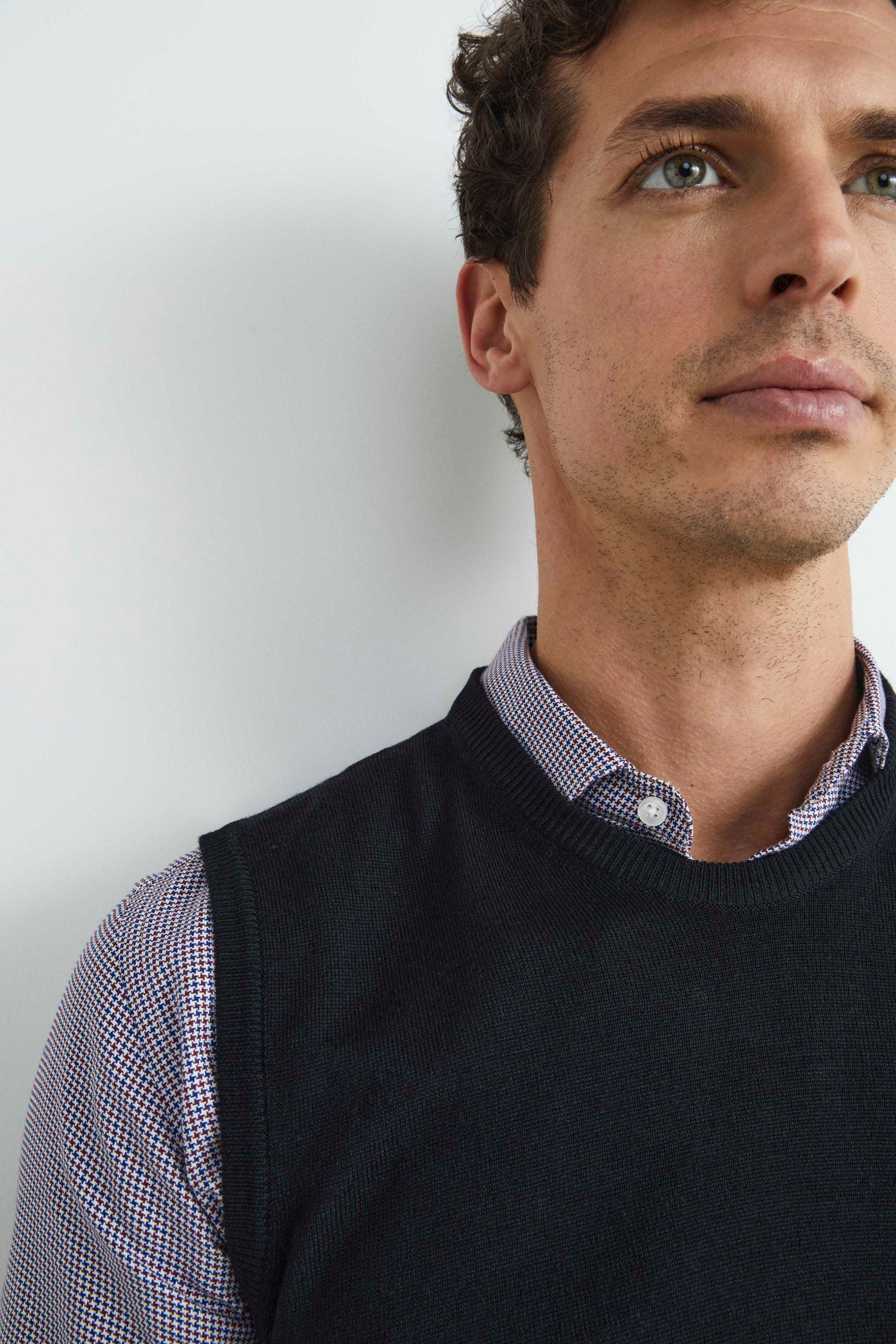 Gilet girocollo in lana - NERO