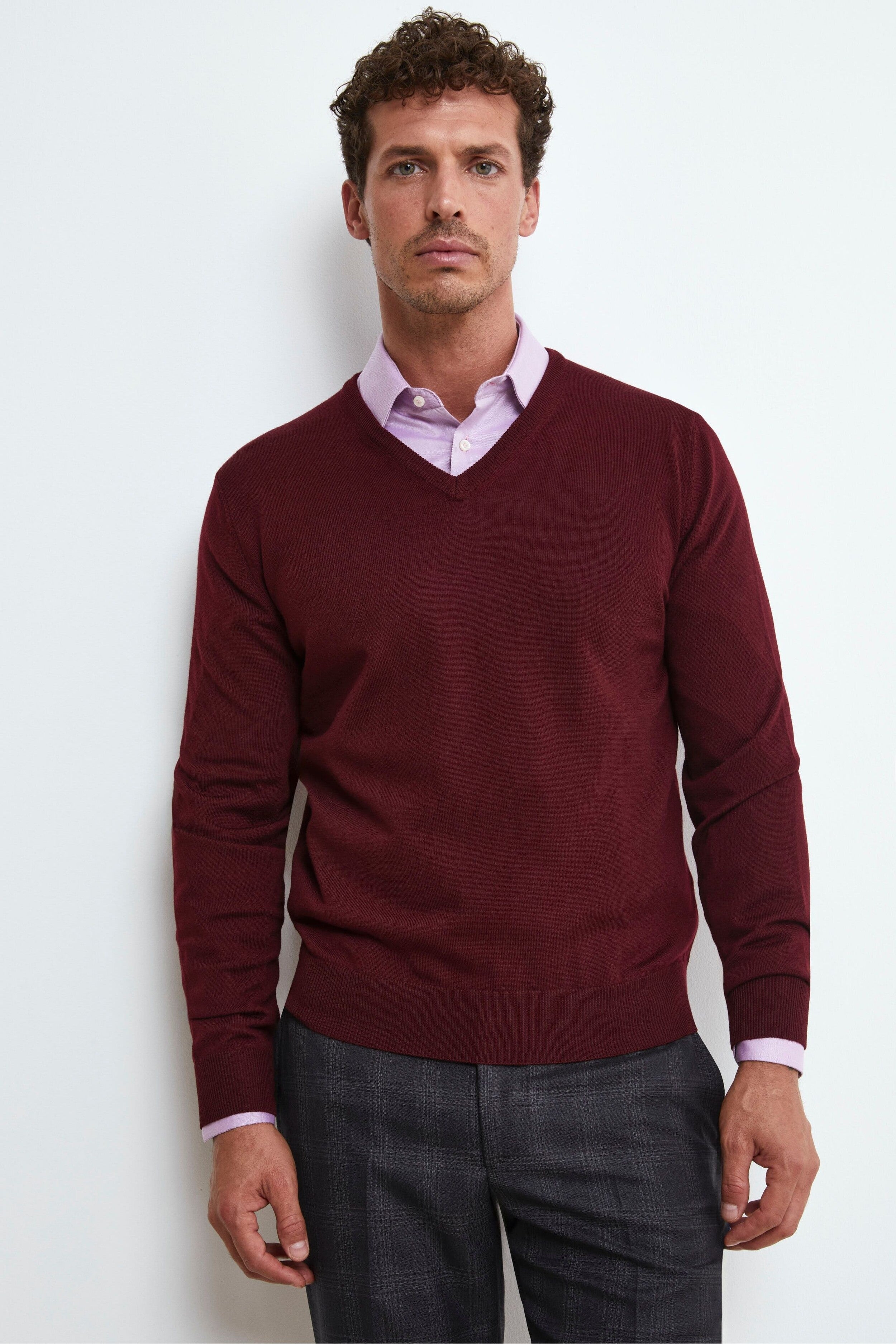 V-Neck Merino Wool Sweater Burgundy 46