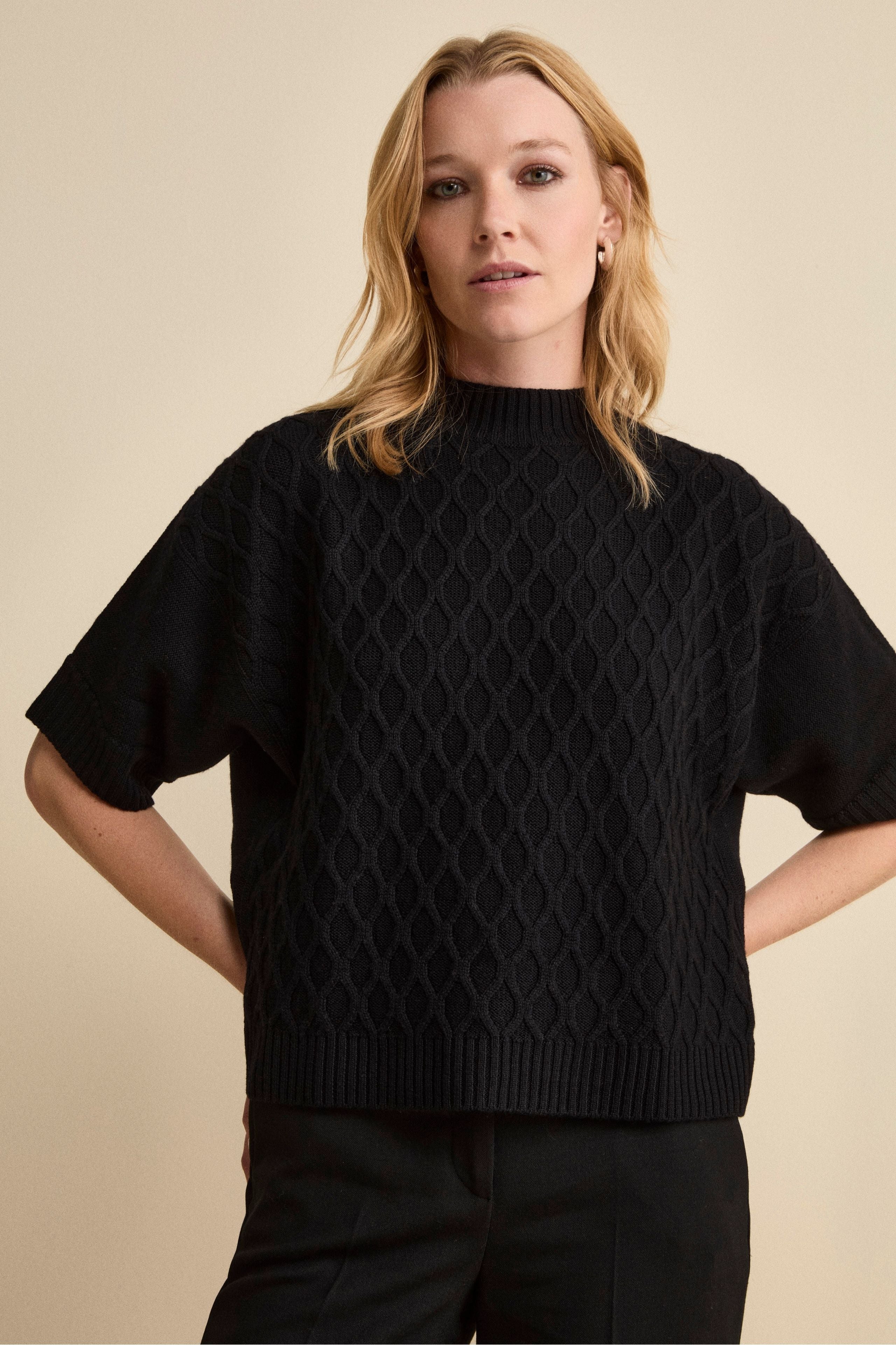 Short-Sleeve Crewneck in Merino Wool - BLACK