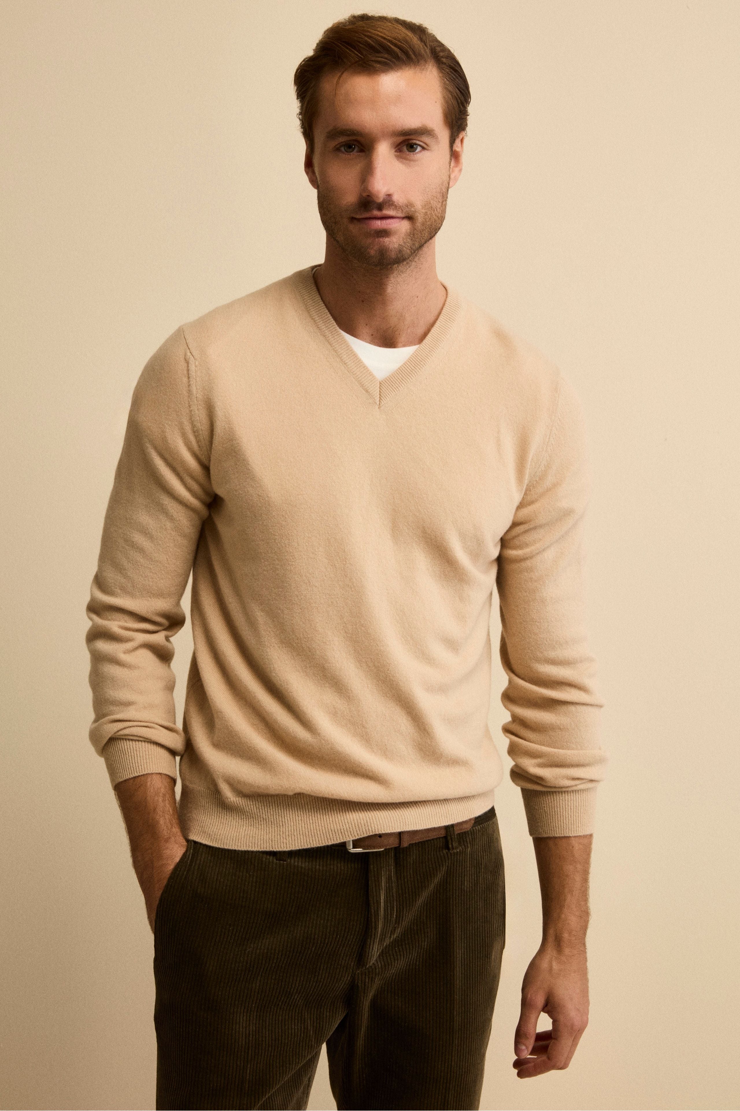 Wool V-neck sweater - Sand brown