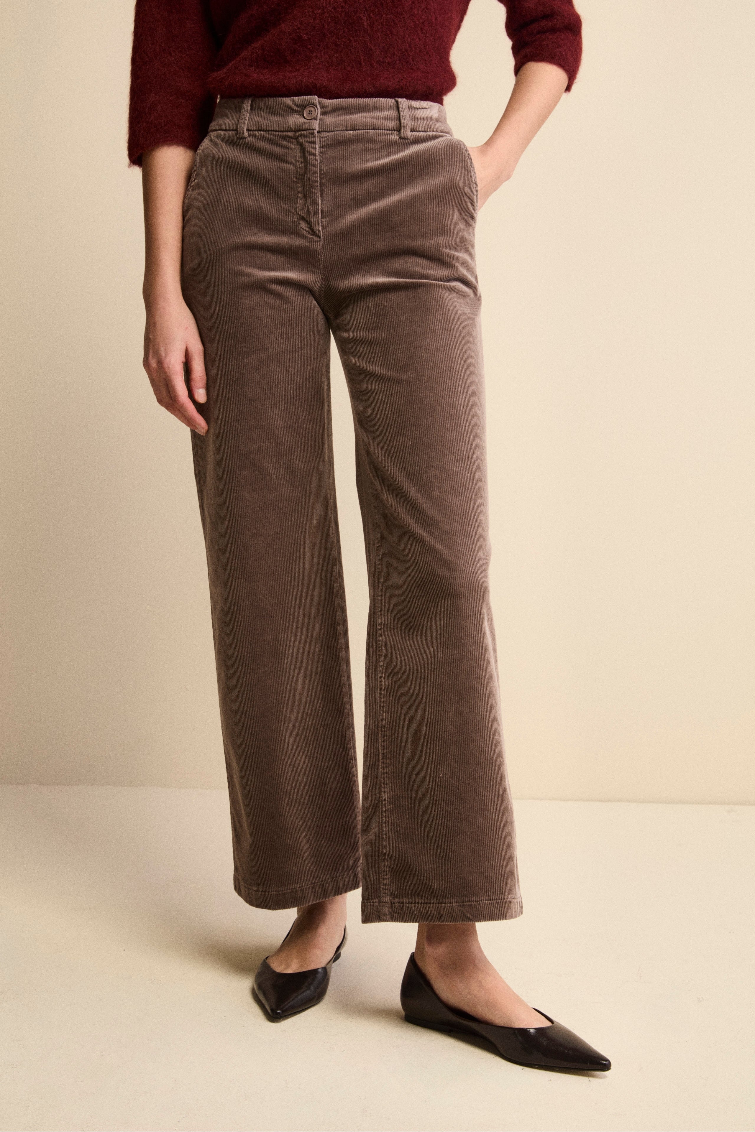 Wide-Leg Corduroy Trousers - brown
