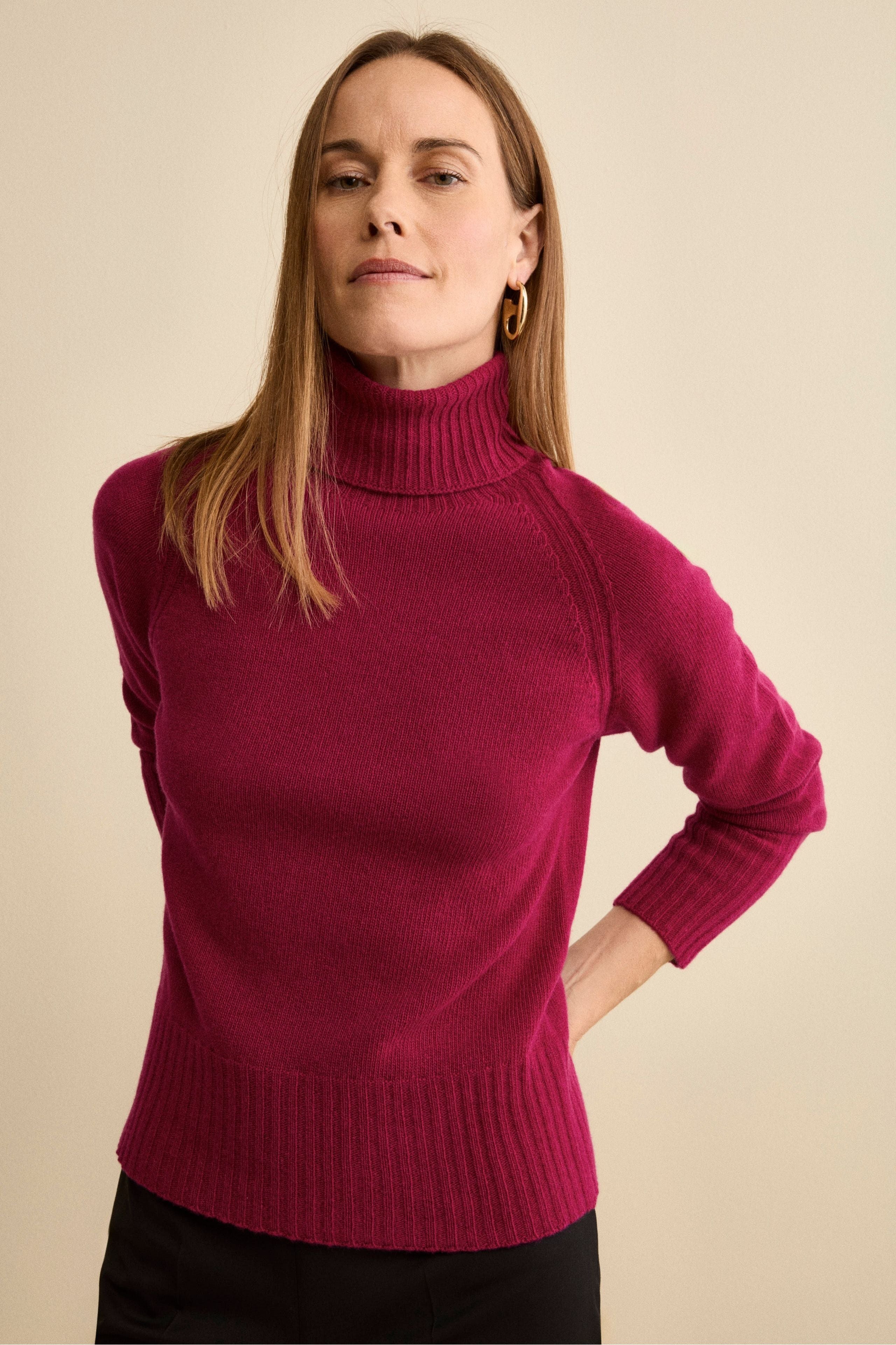 Raglan Turtleneck in Wool and Cashmere with Ribbed Neck - Cherry