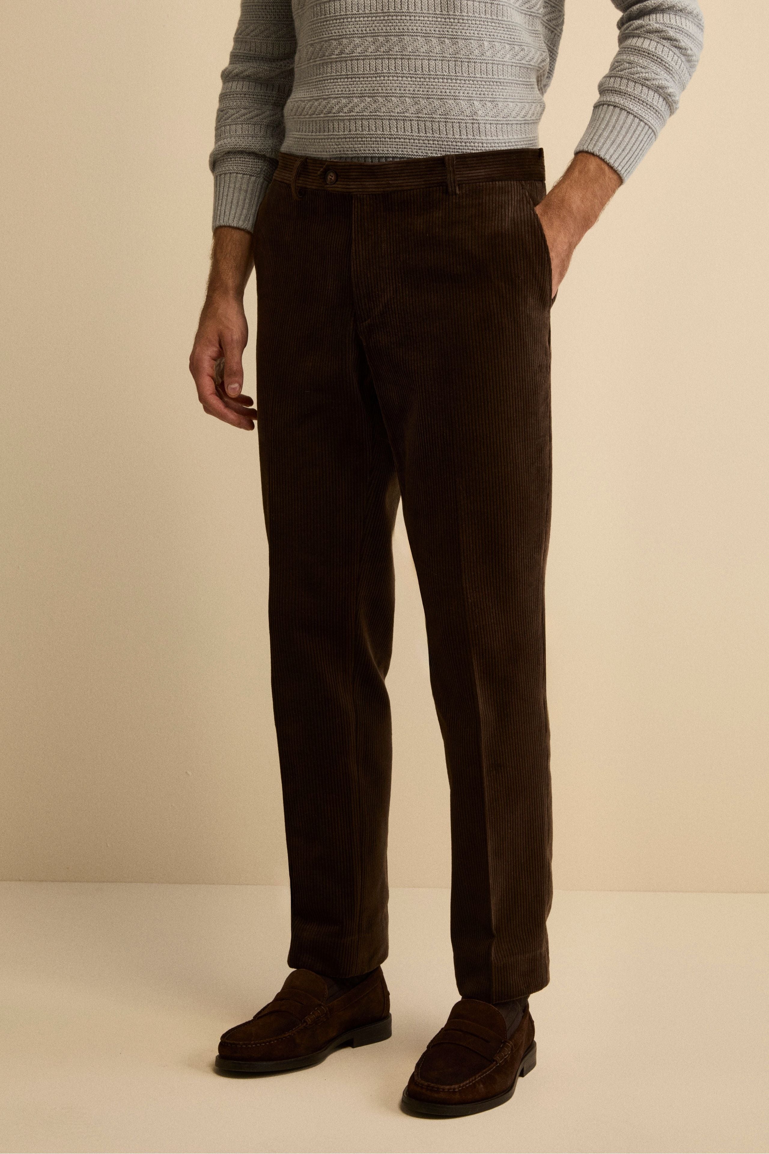 Chino Trousers in Velvet Comfort Fit - brown
