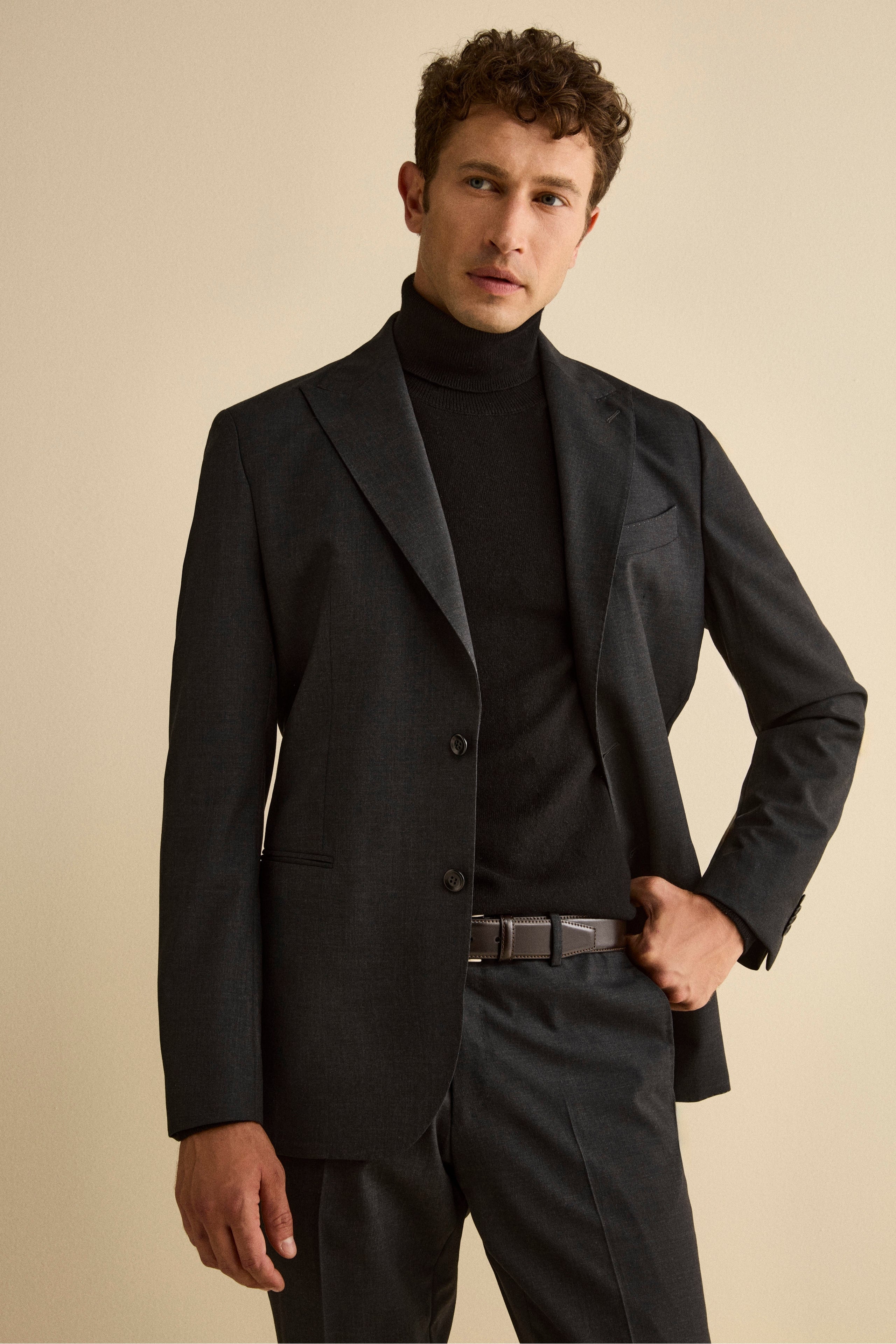 Virgin Wool Slim Fit Single-Breasted Suit with Peak Lapel - Charcoal grey