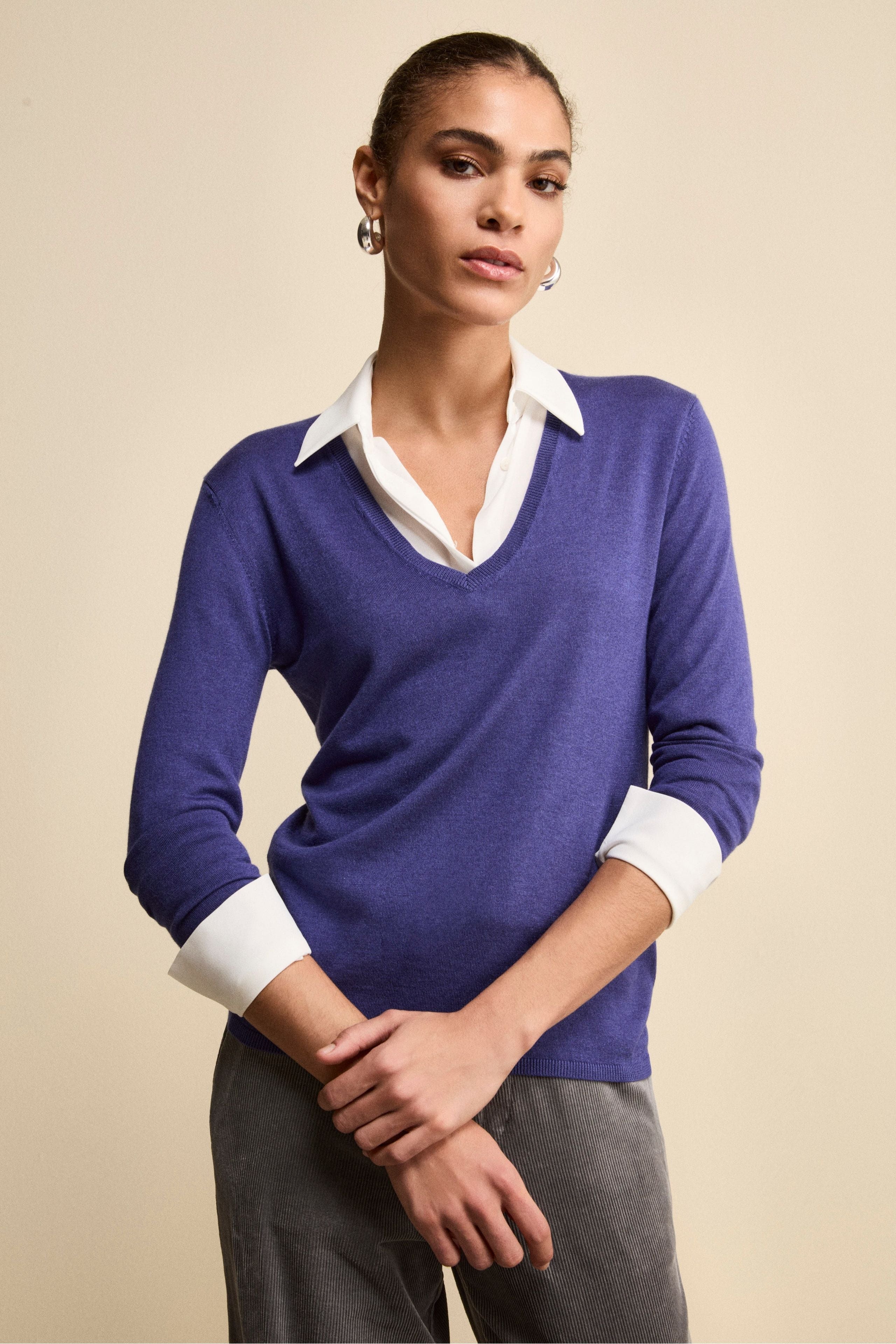 Extrafine Silk and Cashmere V-Neck Sweater - Medium blue