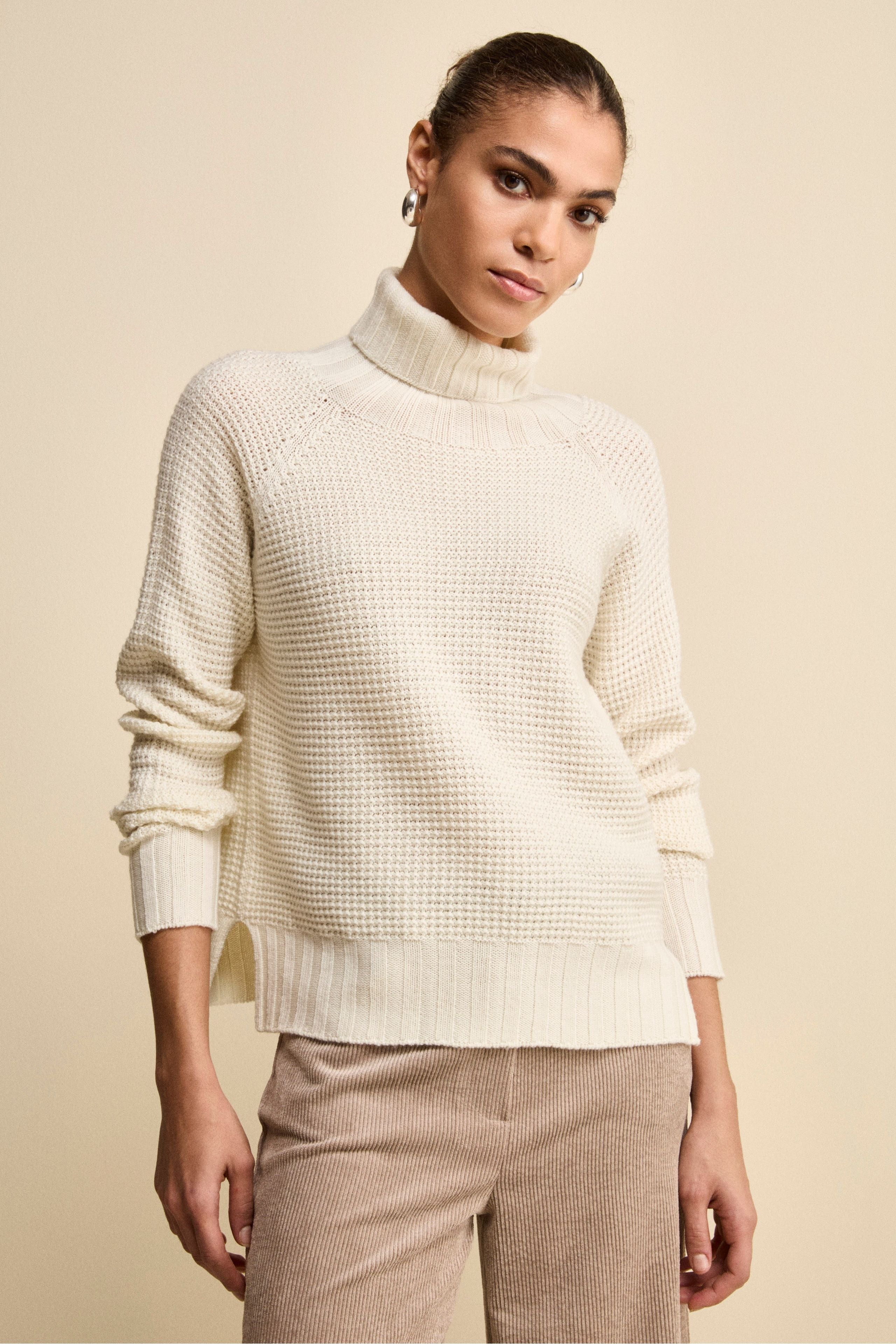 Soft Textured Merino Wool Turtleneck - ECRU