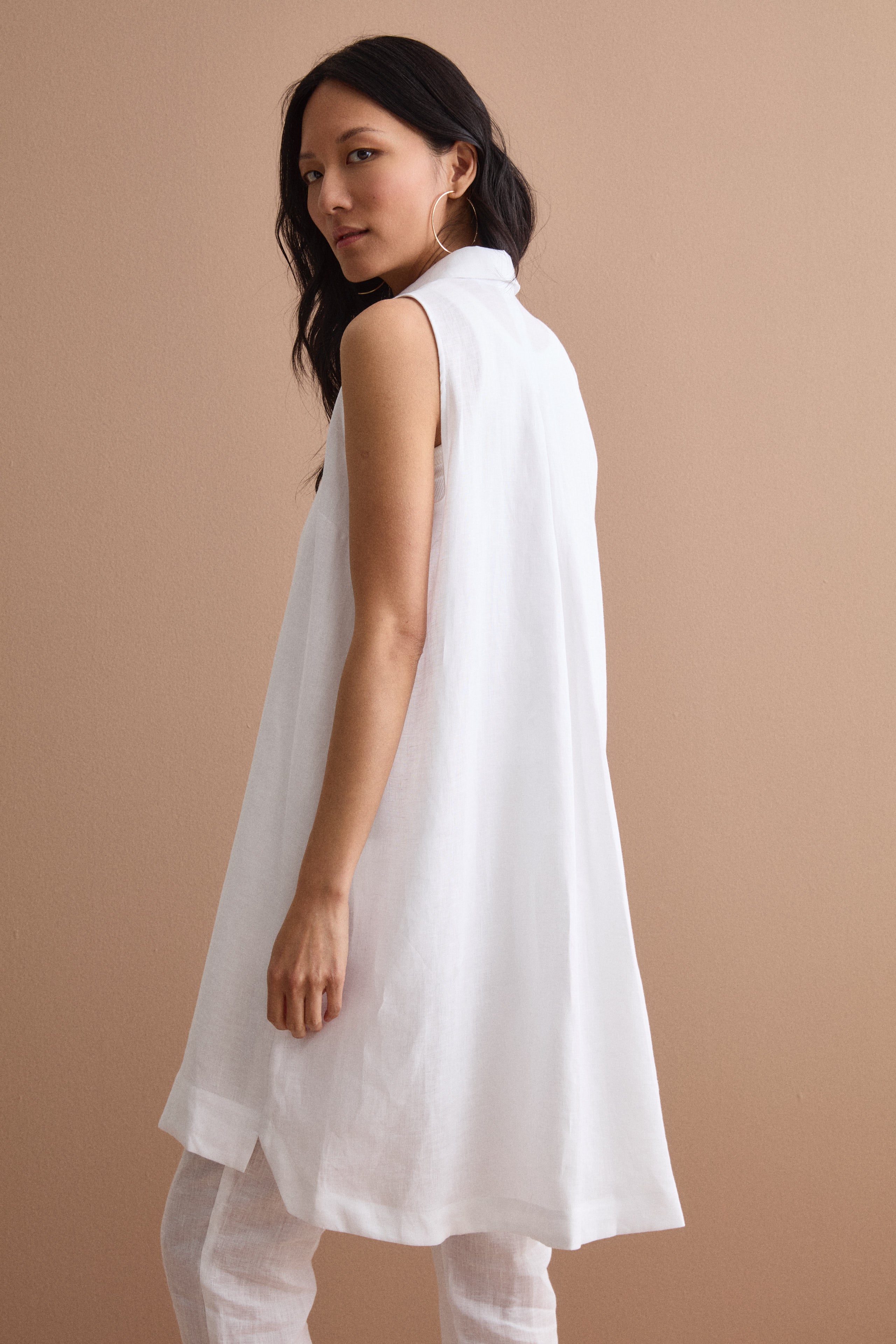 Ärmelloses Midi-Hemdkleid aus Leinen - WEISS